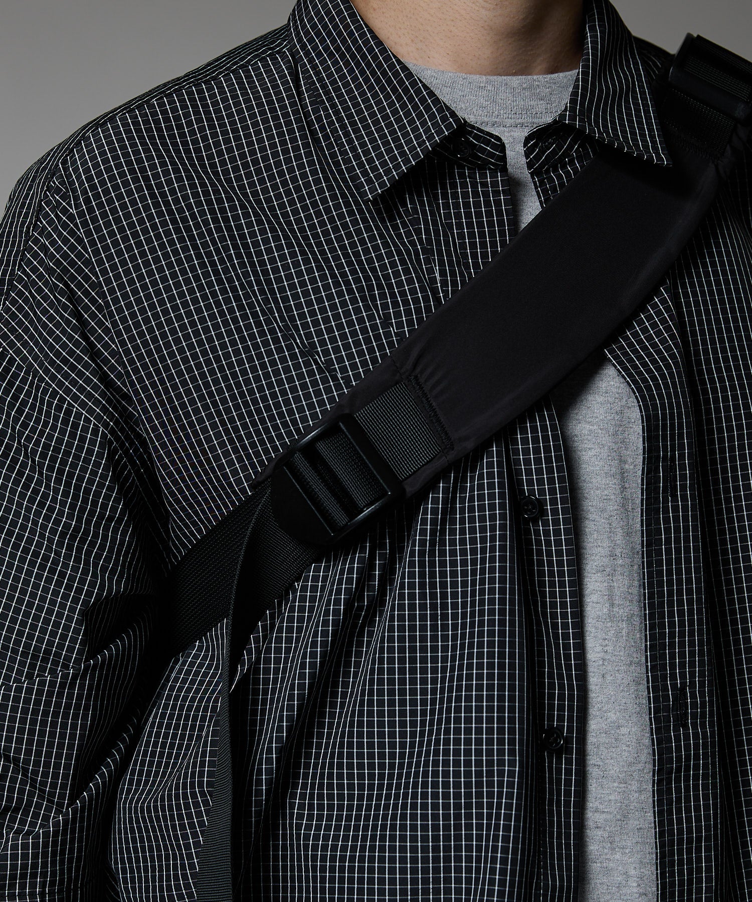 COMPACT MESSENGER BAG