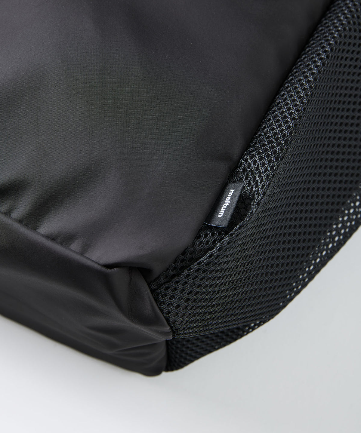 DAILY NYLON SHOULDER
