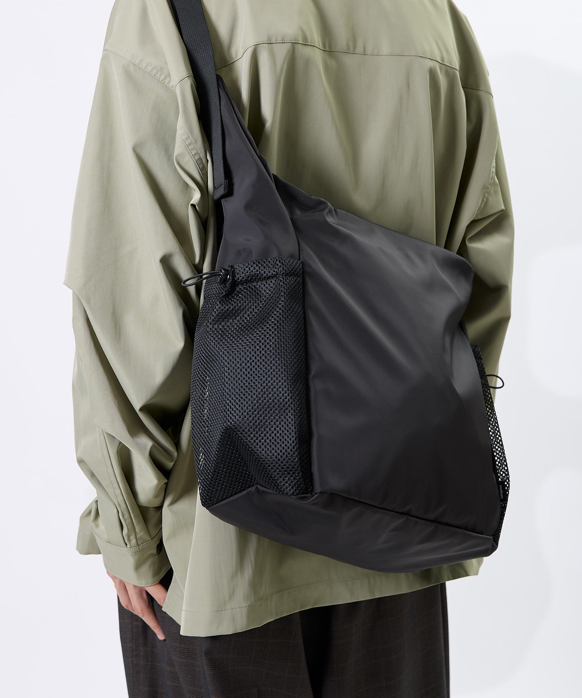 DAILY NYLON SHOULDER