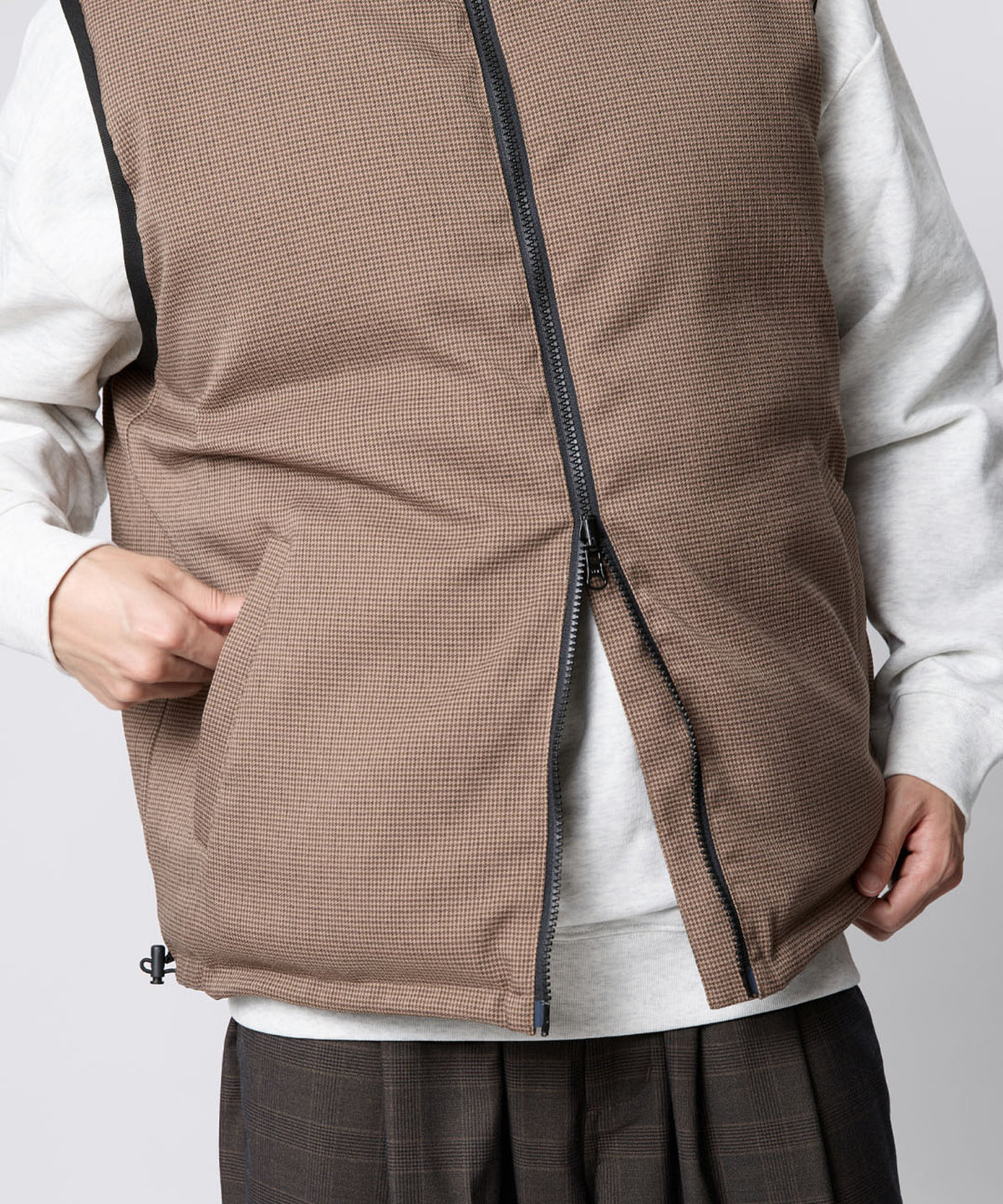 REVERSIBLE PUFFER VEST