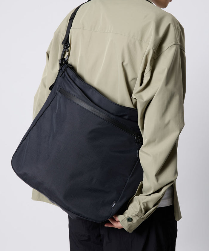 POSTMAN TECH SHOULDER