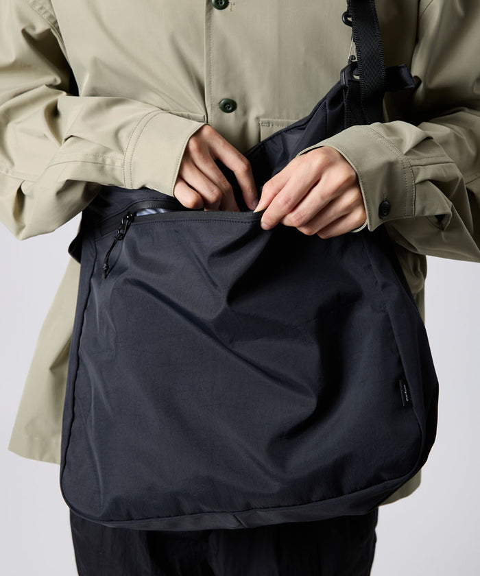 POSTMAN TECH SHOULDER