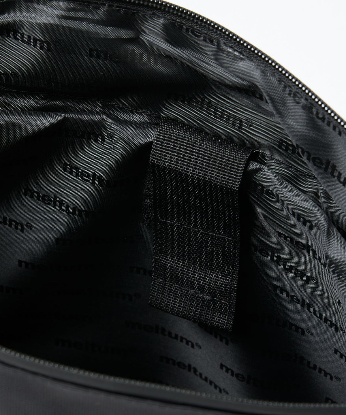 NYLON MESSENGER BAG