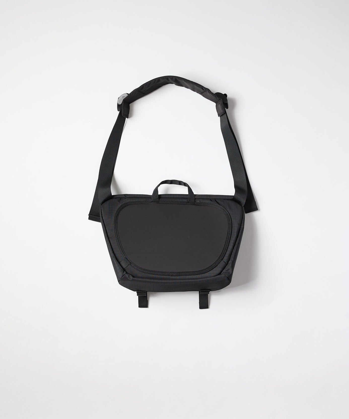 COMPACT MESSENGER BAG