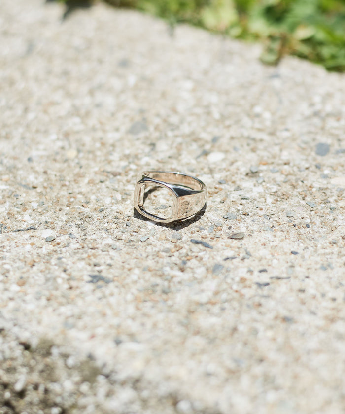 SIGNET OPEN RING