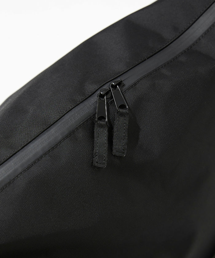 NYLON MESSENGER BAG