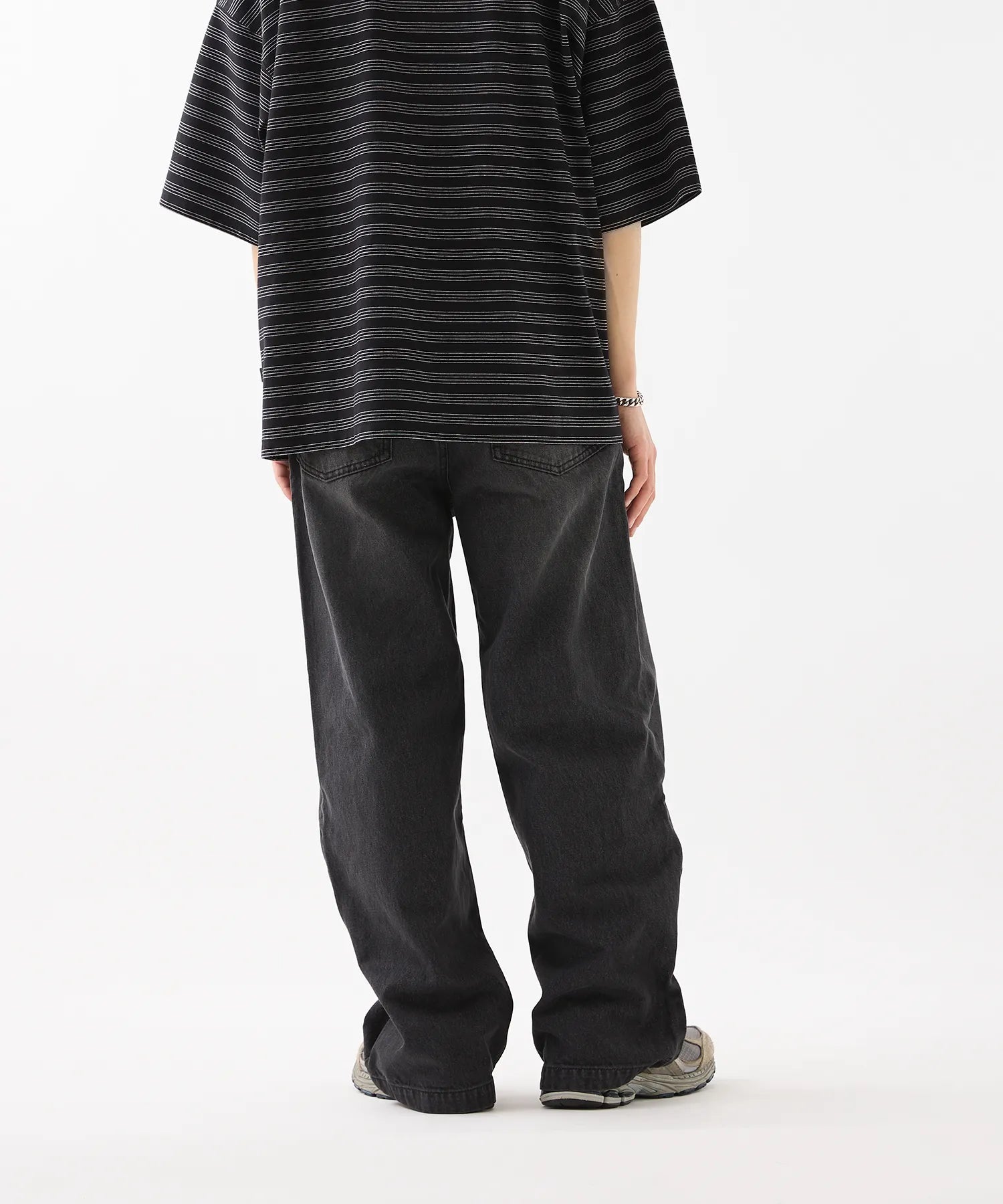 LOOSE FIT DENIM