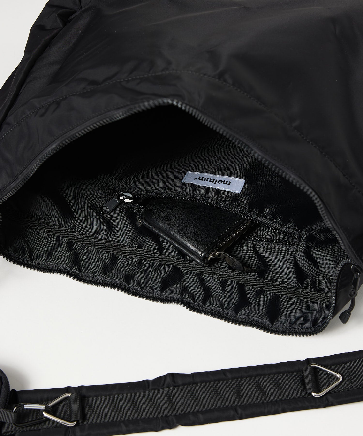 POUCH SHOULDER BAG