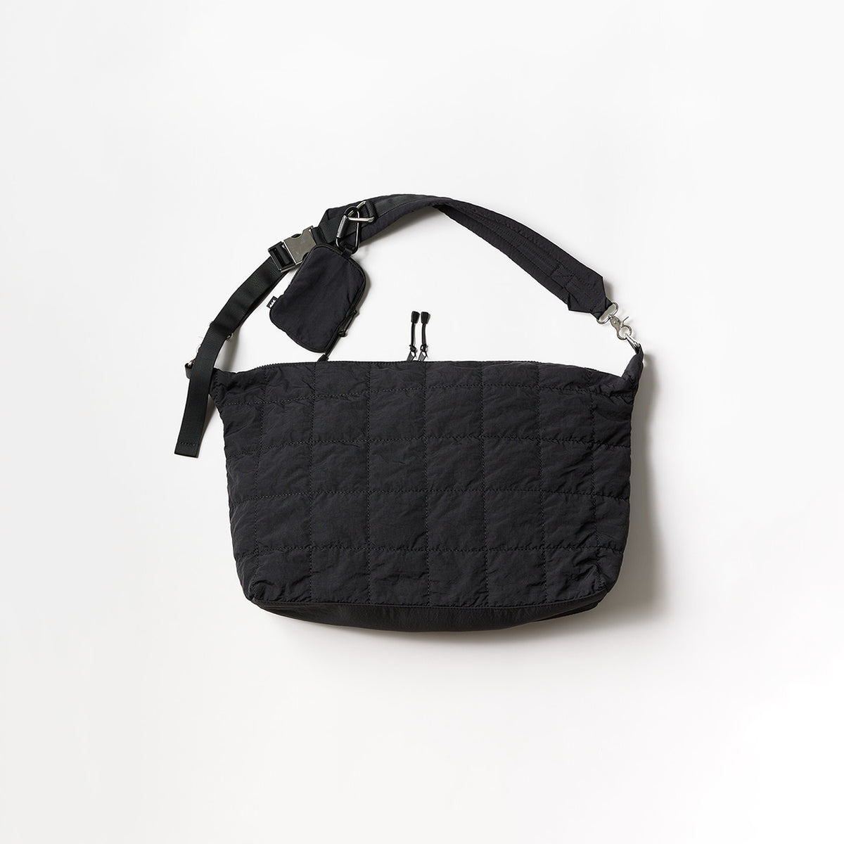 Mサイズ／キルティングショルダーバッグ＋ポーチ／silver 楽天市場】キルティング バッグ（カラーシルバー）（レディース