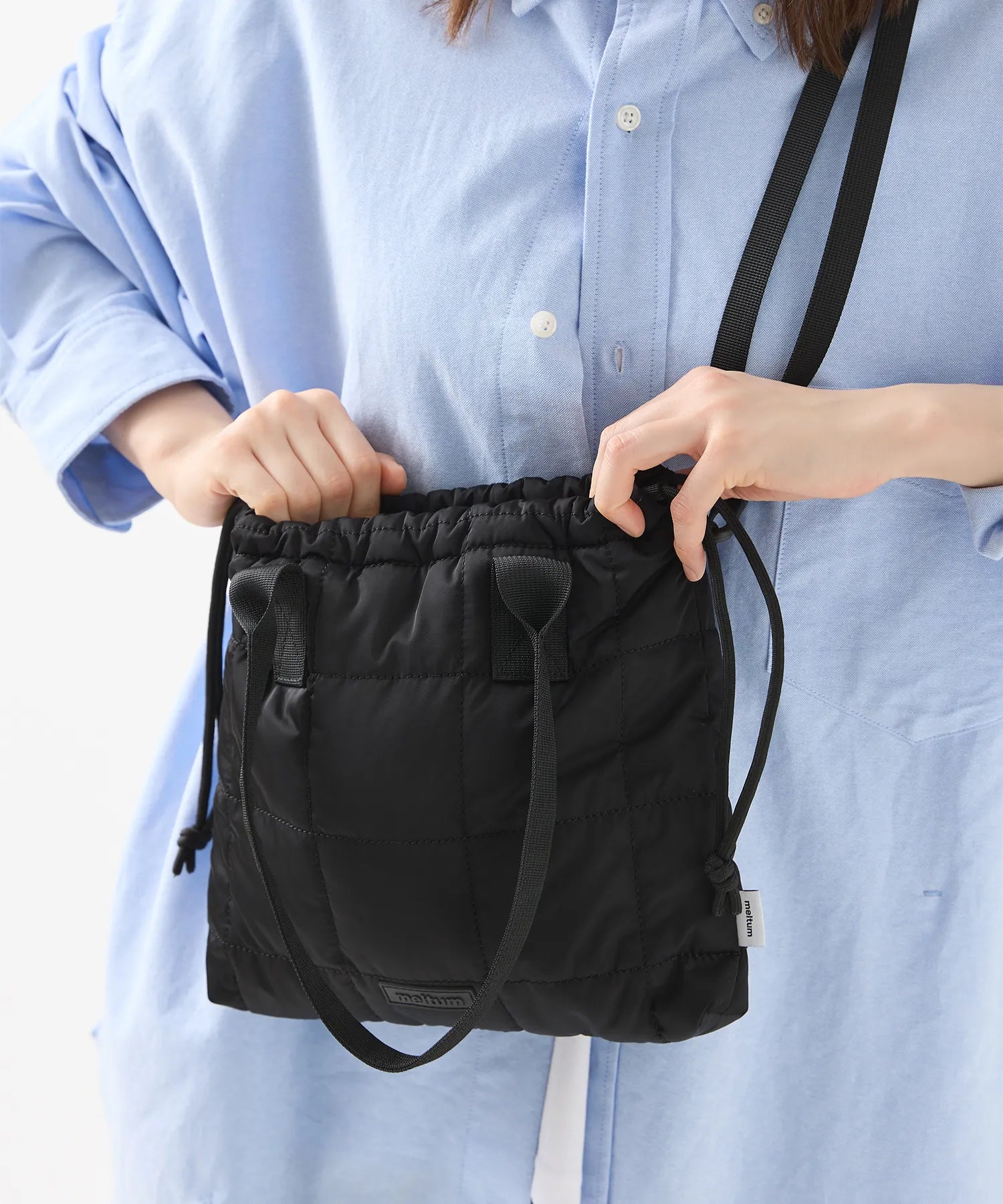 QUILT SHOULDER POUCH [BLACK]