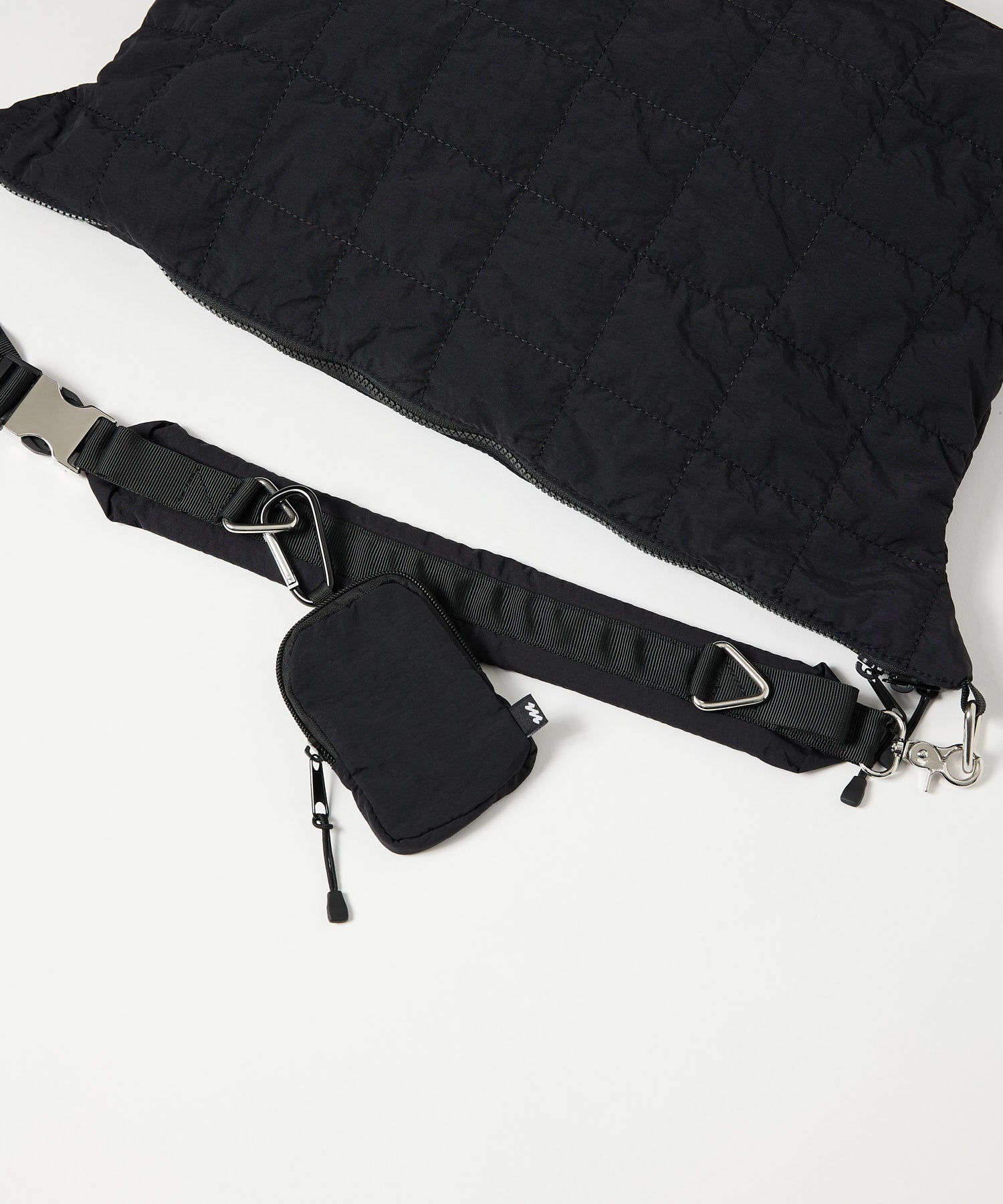 绗缝小袋单肩包