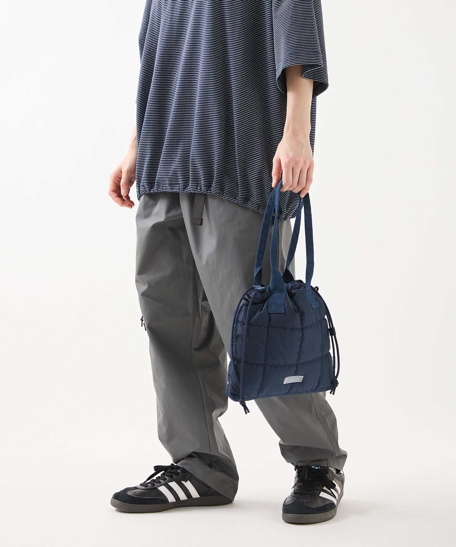 QUILT SHOULDER POUCH [BLACK]