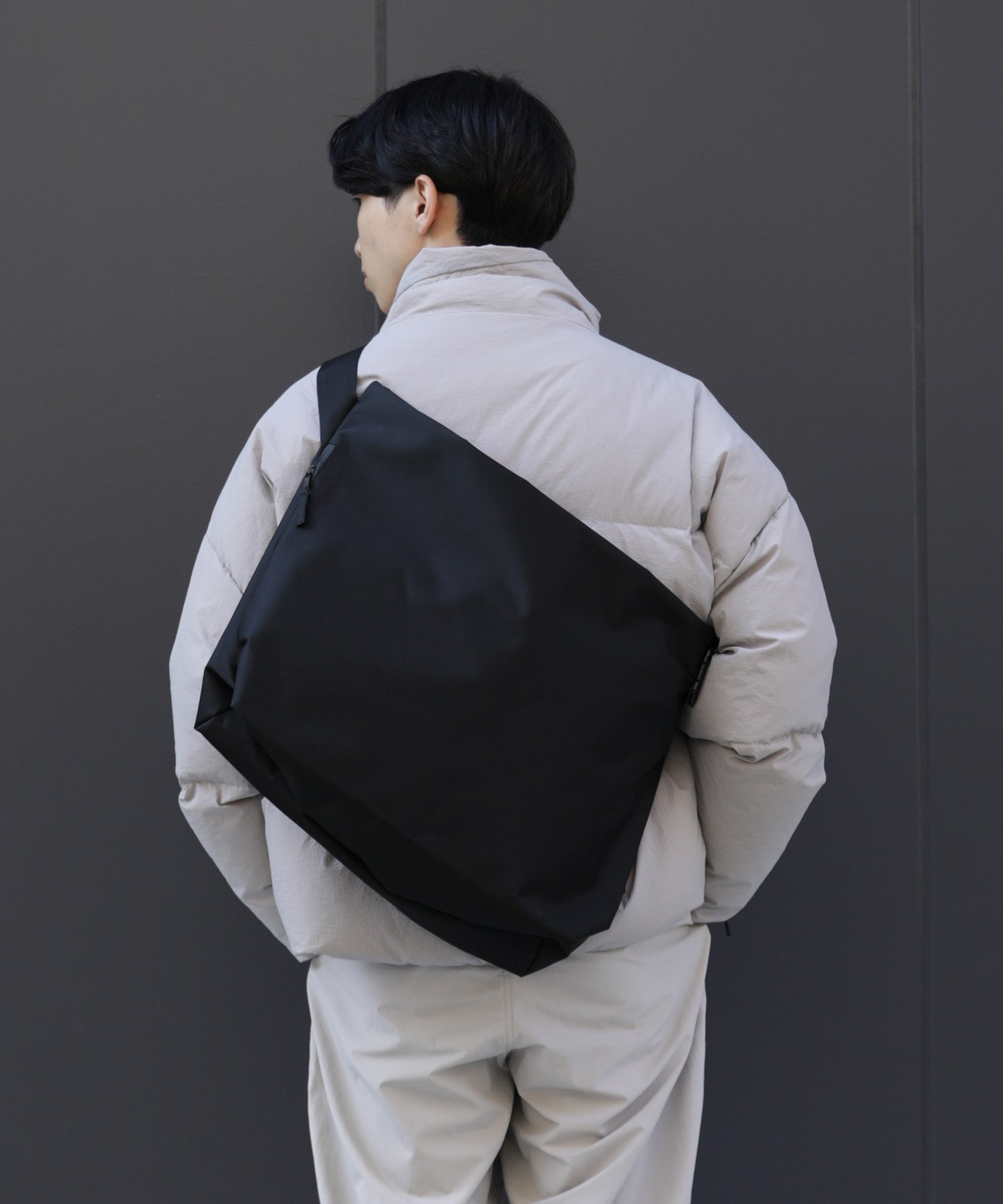 NYLON MESSENGER BAG