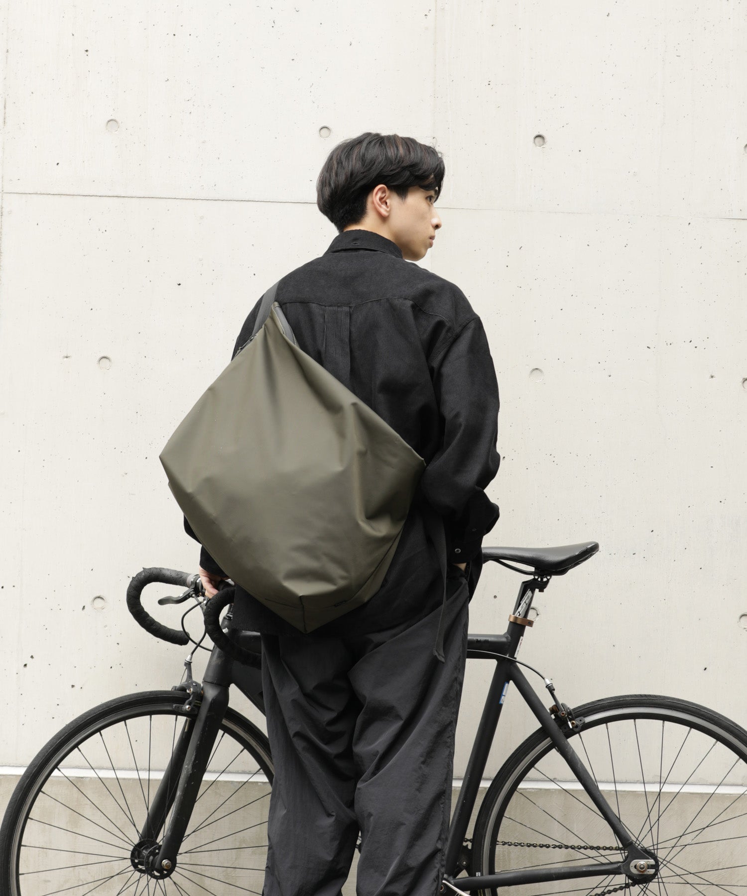 NYLON MESSENGER BAG