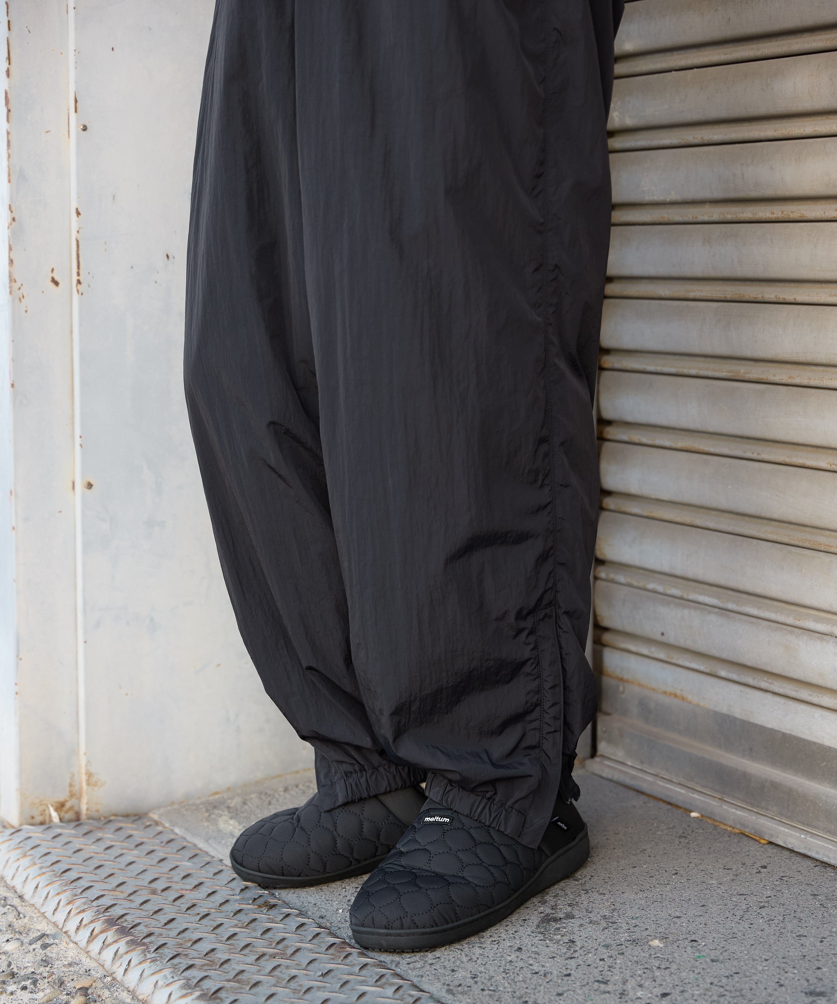 ALL-ROUND TECH PANTS【BLACK】