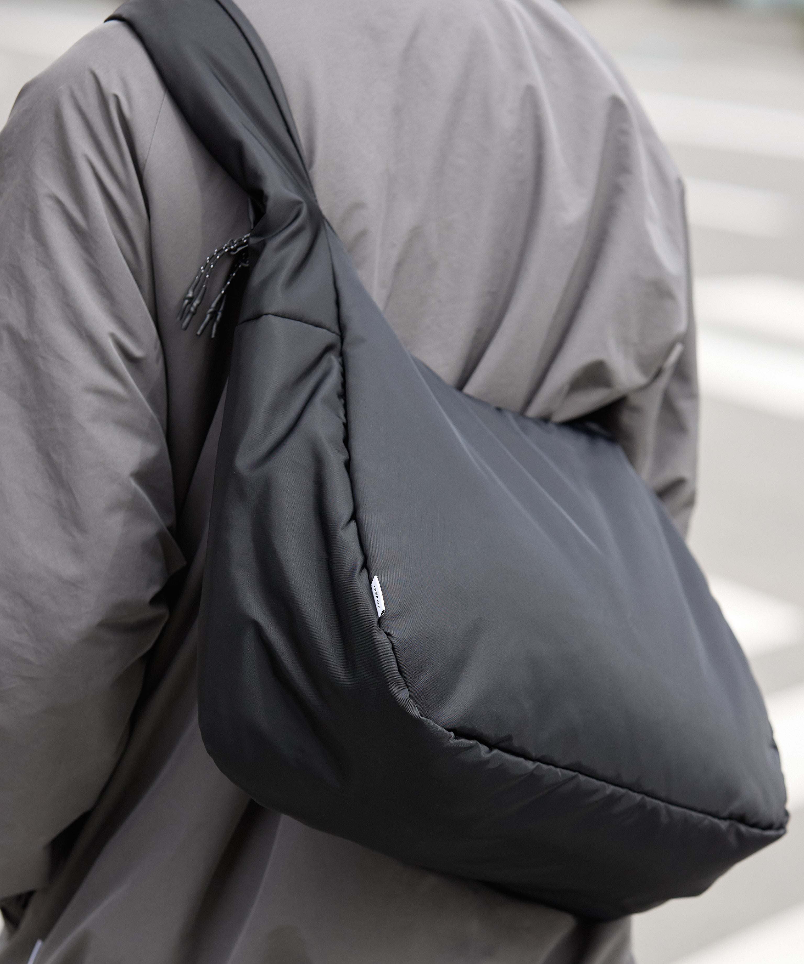 SOFT SHELL MESSENGER BAG【BLACK】