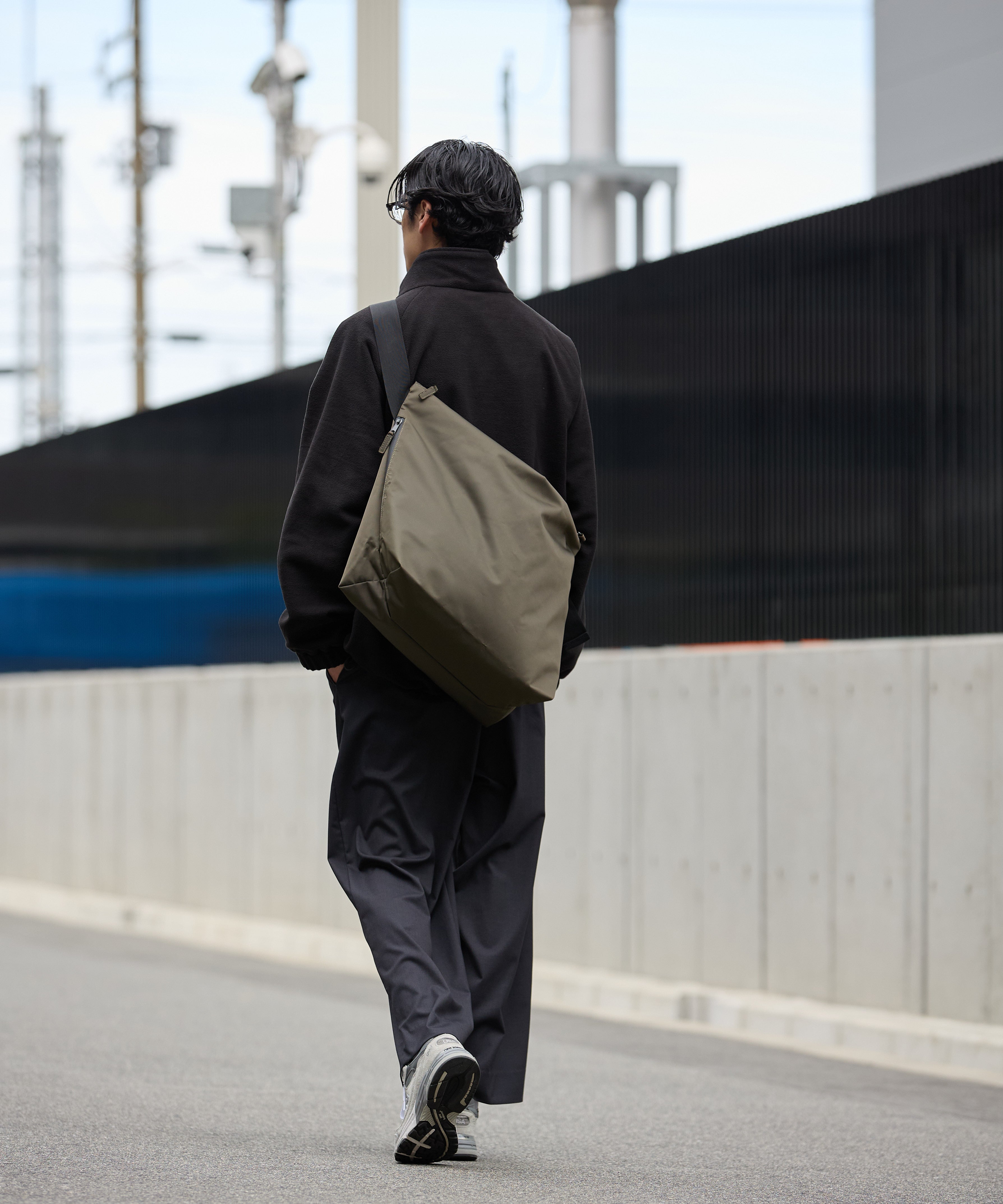 NYLON MESSENGER BAG 