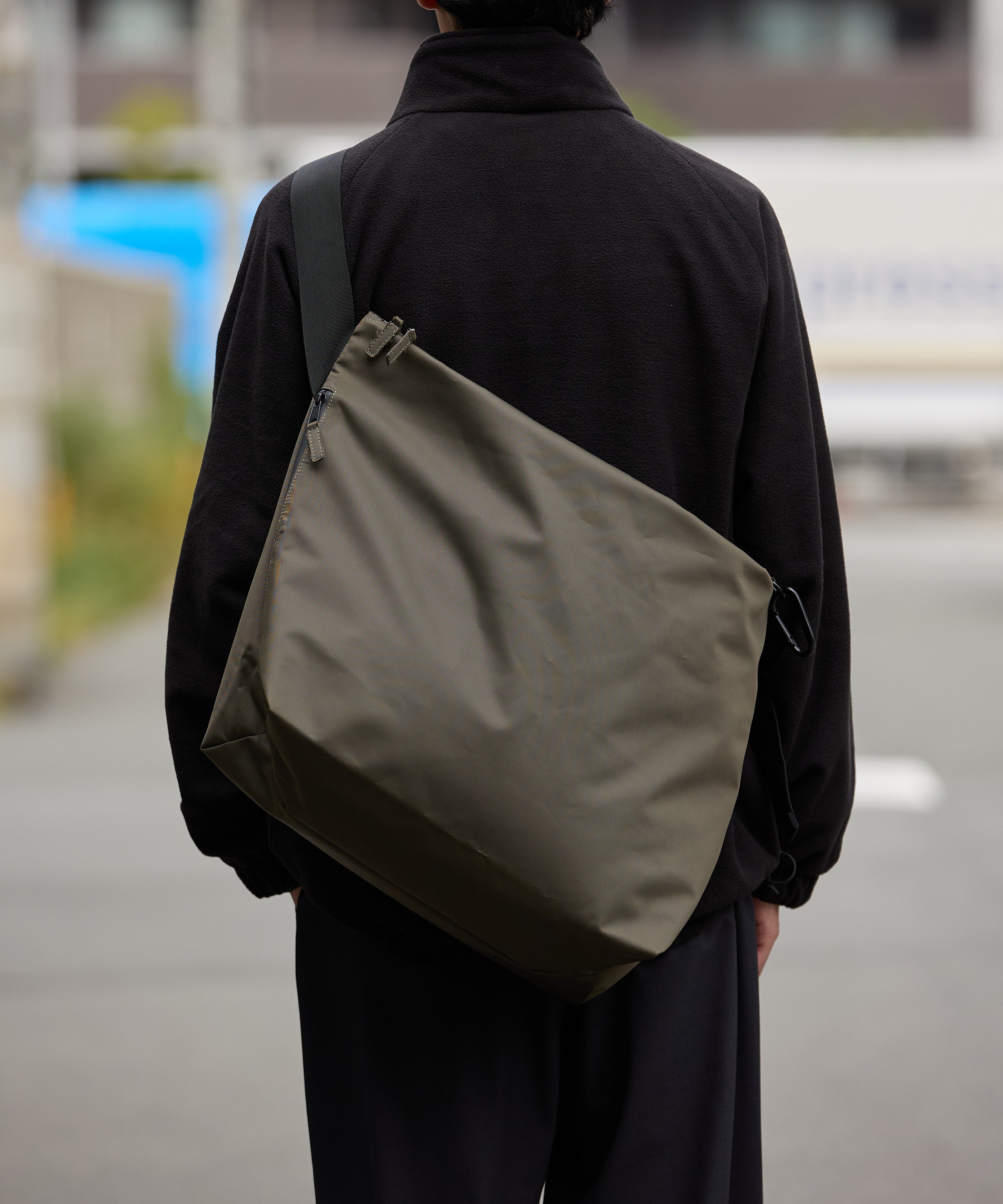 NYLON MESSENGER BAG【KHAKI GREY】