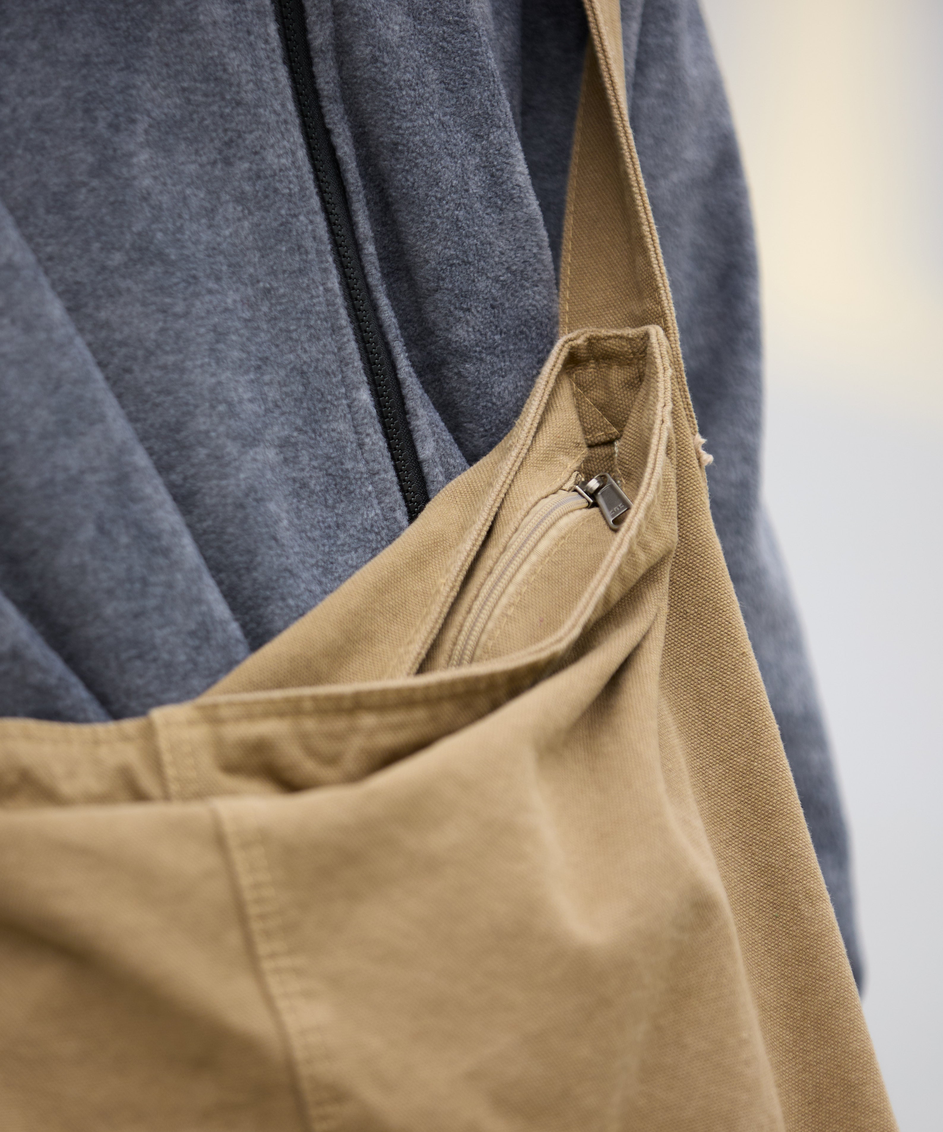 CANVAS MESSENGER BAG【K.BROWN】