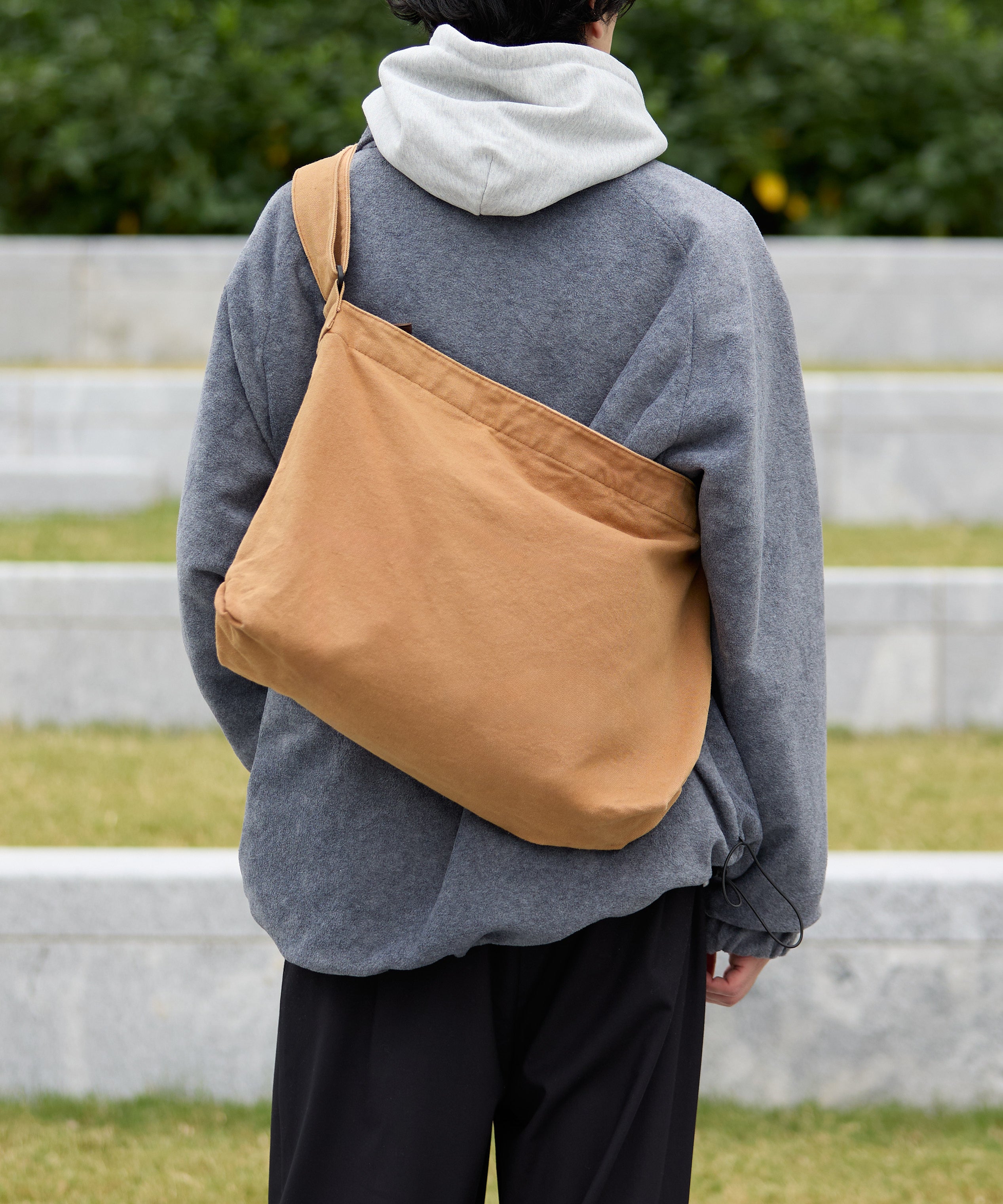 canvas shoulder bag