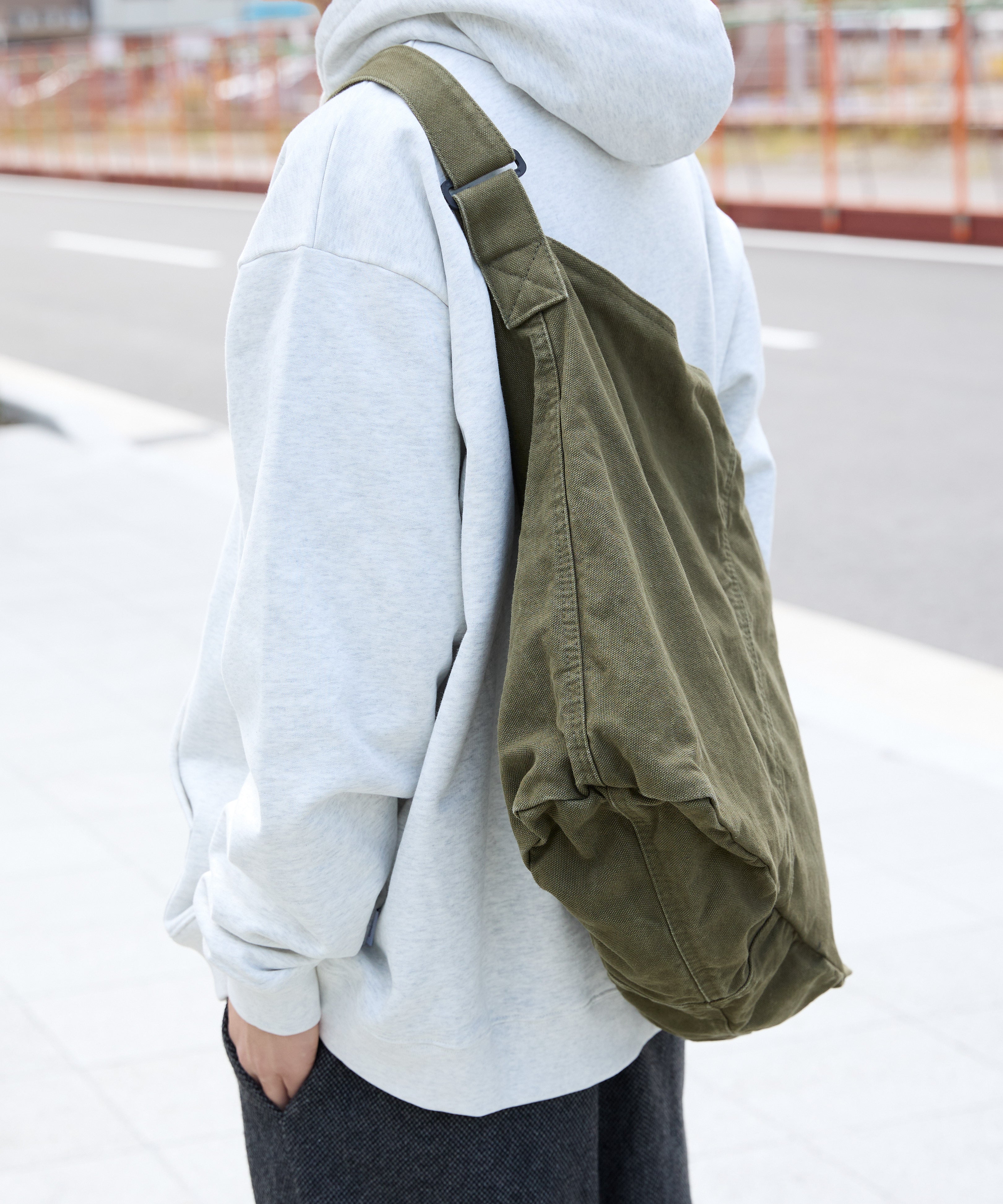 CANVAS MESSENGER BAG【KHAKI】