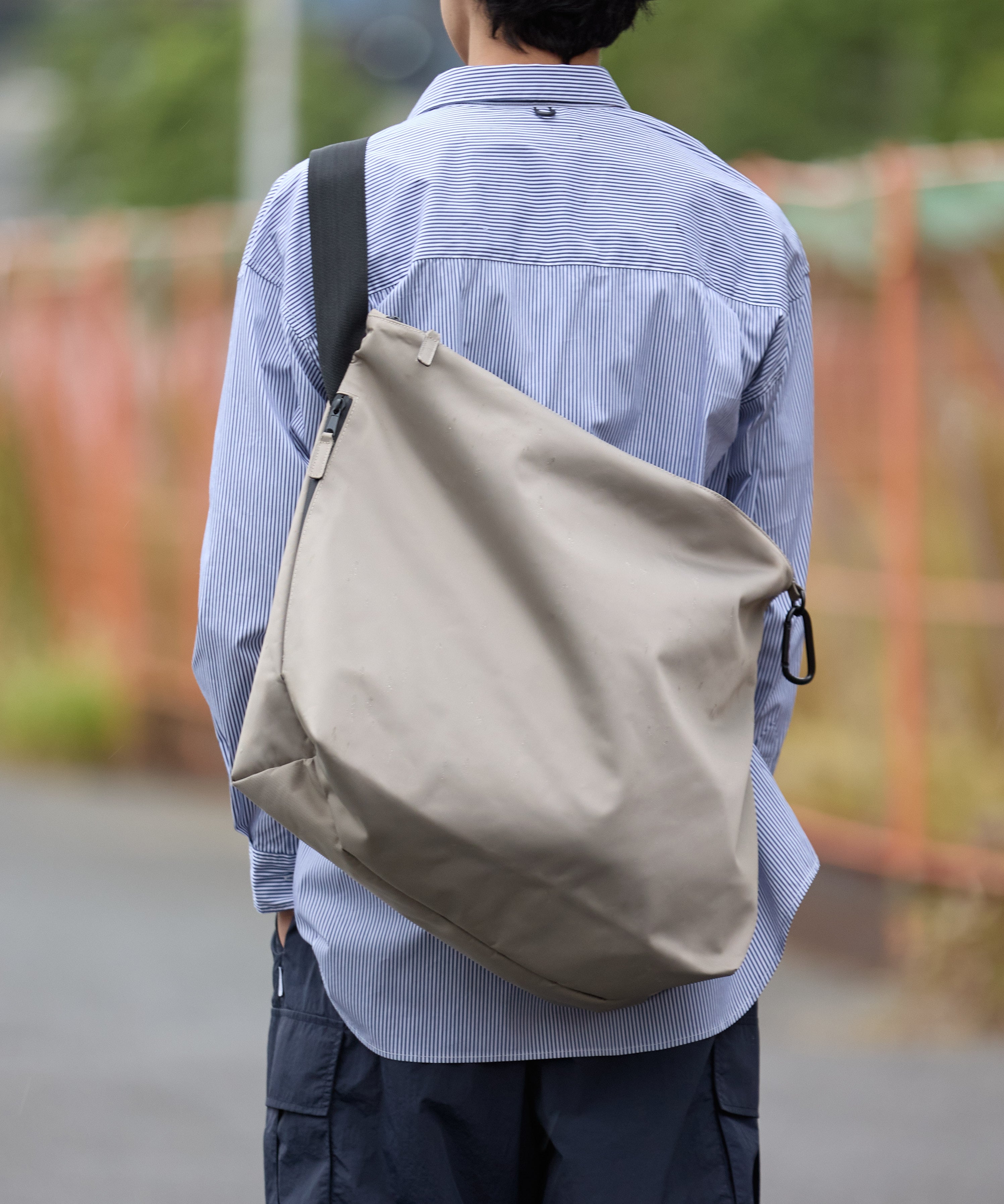 NYLON MESSENGER BAG【GREY】