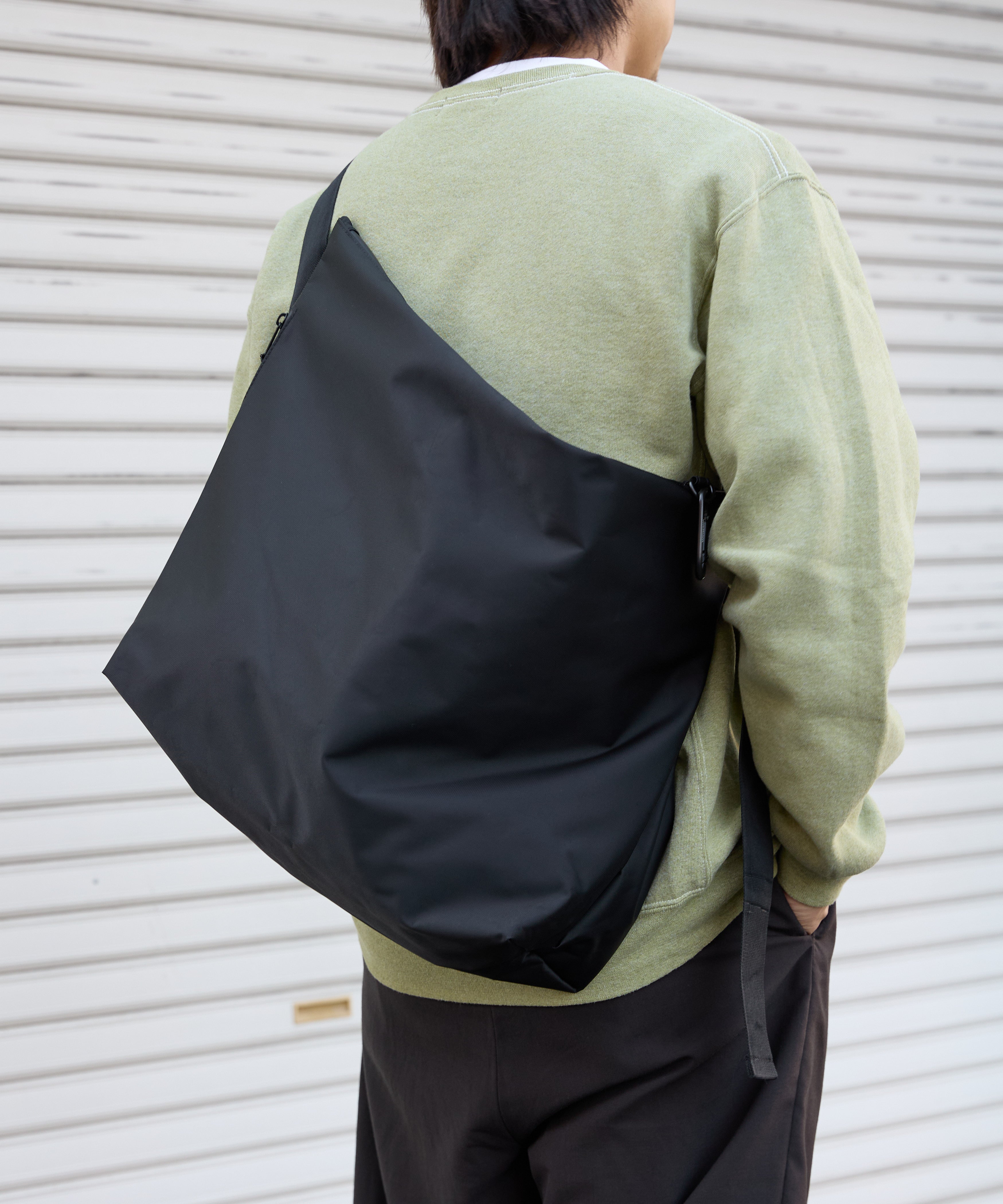 NYLON MESSENGER BAG【BLACK】