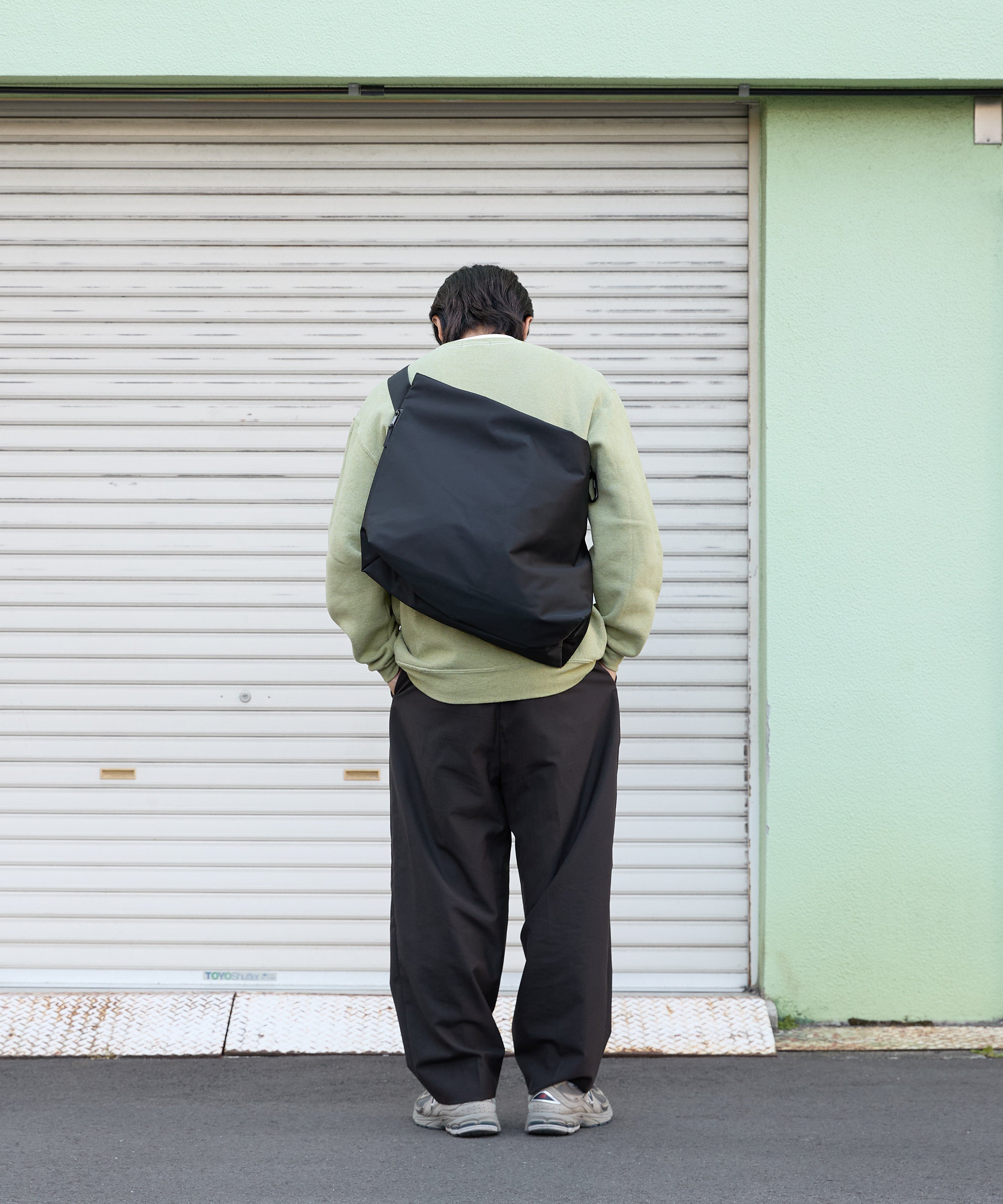 NYLON MESSENGER BAG【BLACK】