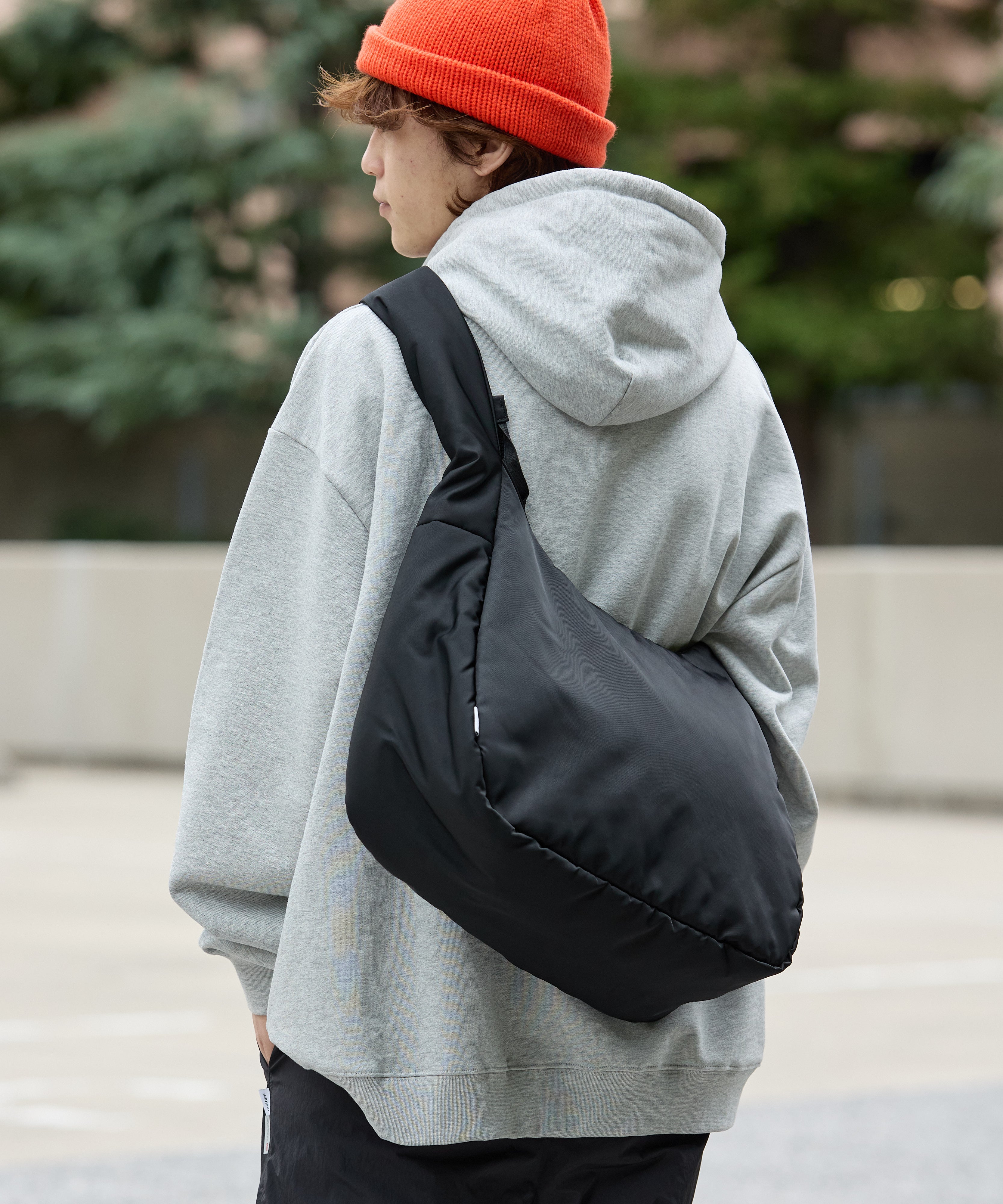 SOFT SHELL MESSENGER BAG【BLACK】