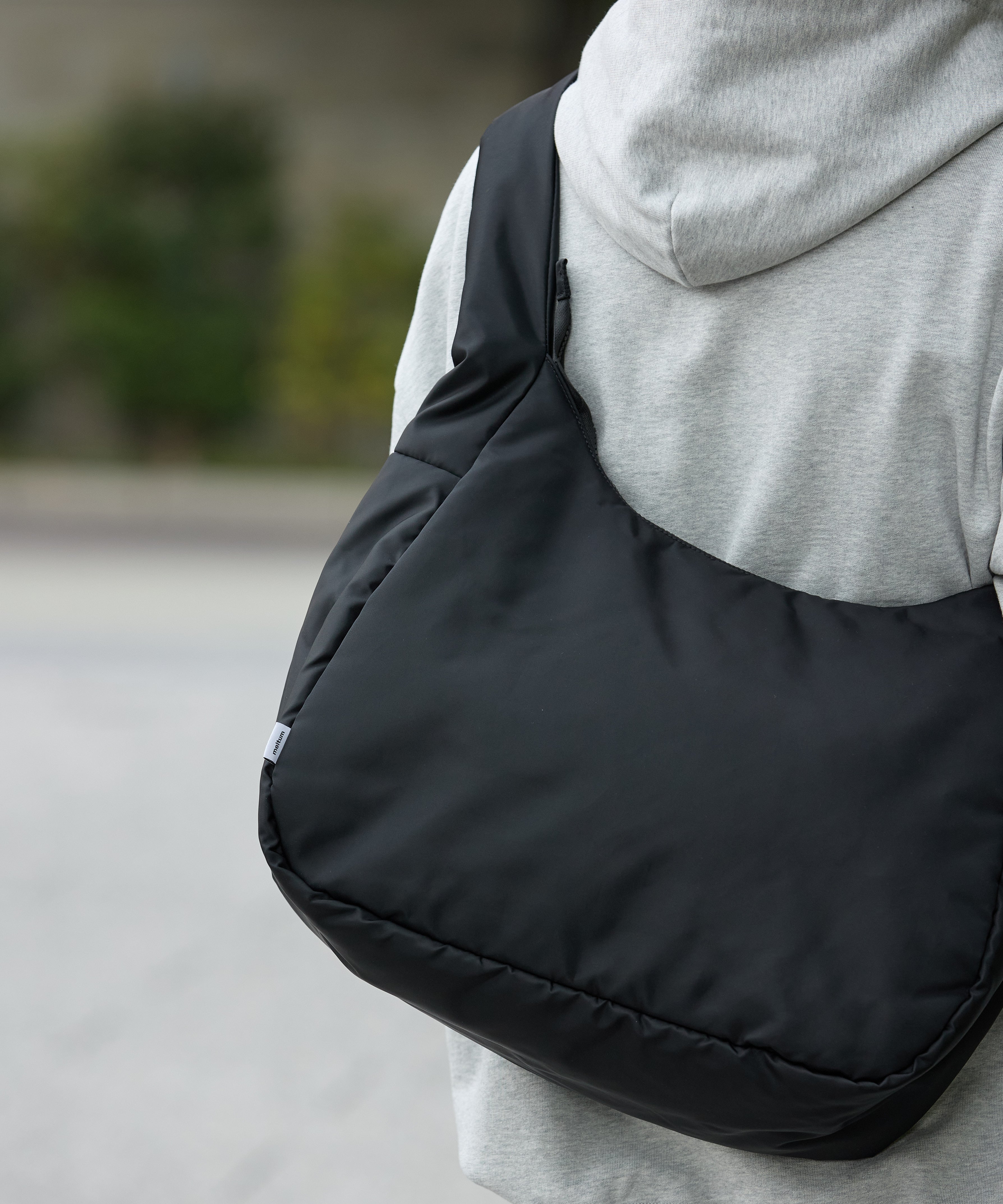 SOFT SHELL MESSENGER BAG【BLACK】