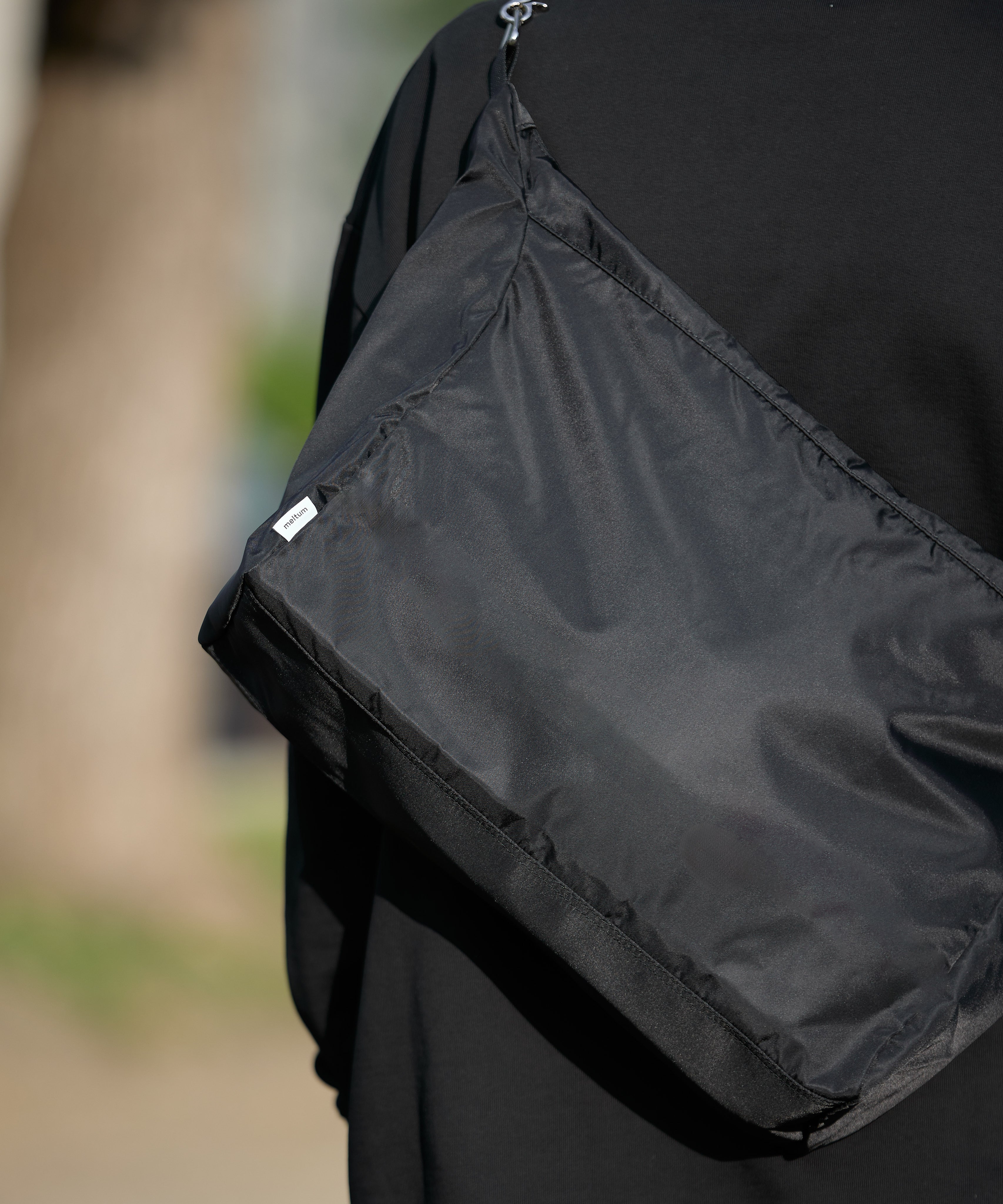 POUCH SHOULDER BAG
