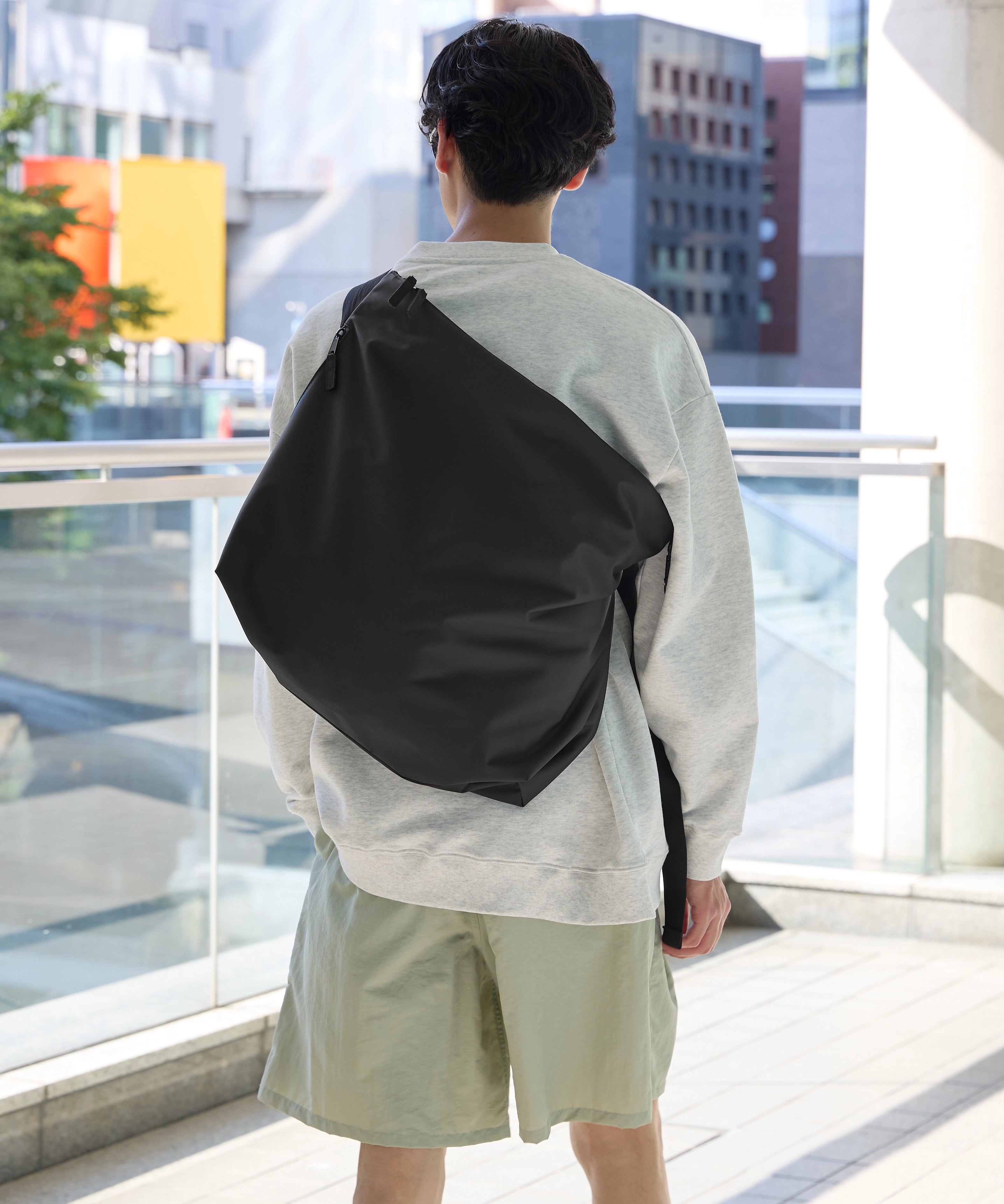 NYLON MESSENGER BAG【BLACK】