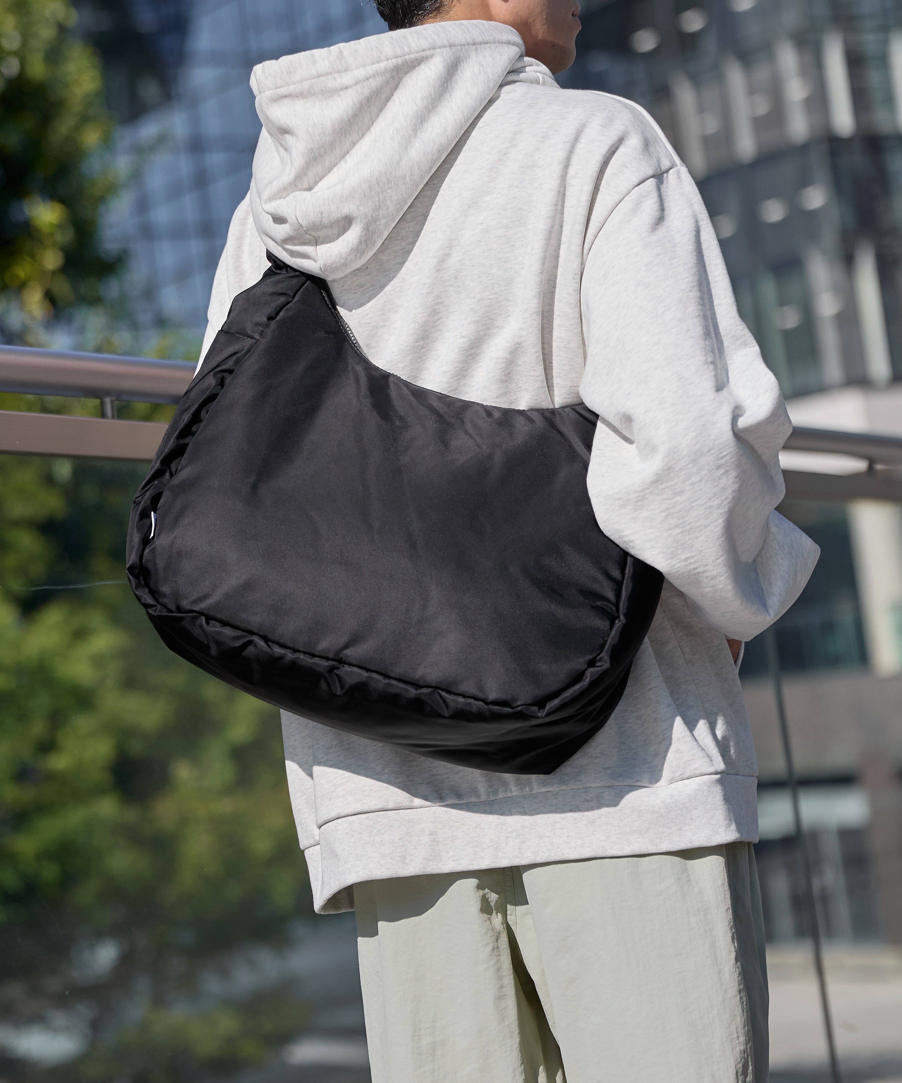 SOFT SHELL MESSENGER BAG【BLACK】