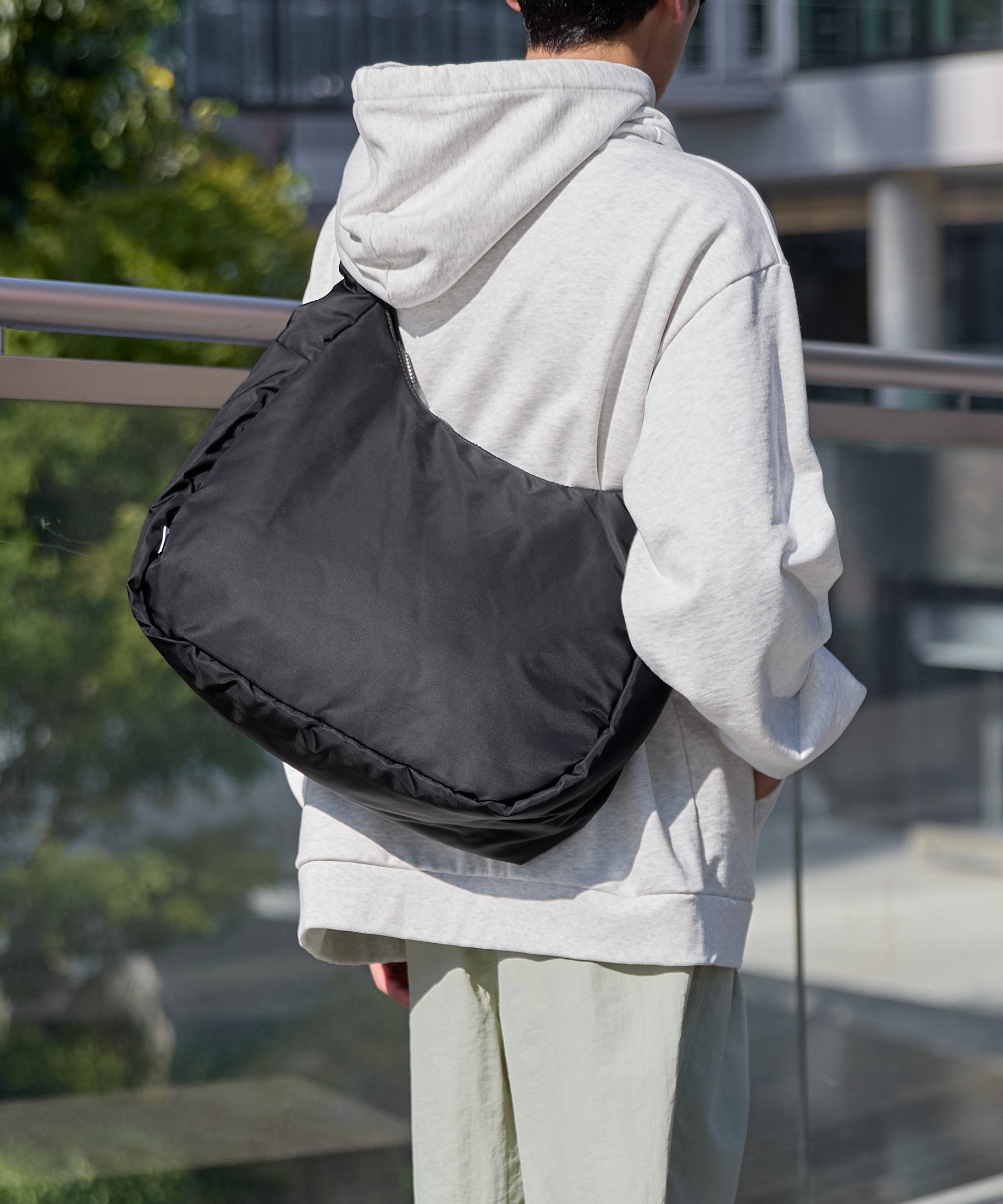 SOFT SHELL MESSENGER BAG【BLACK】