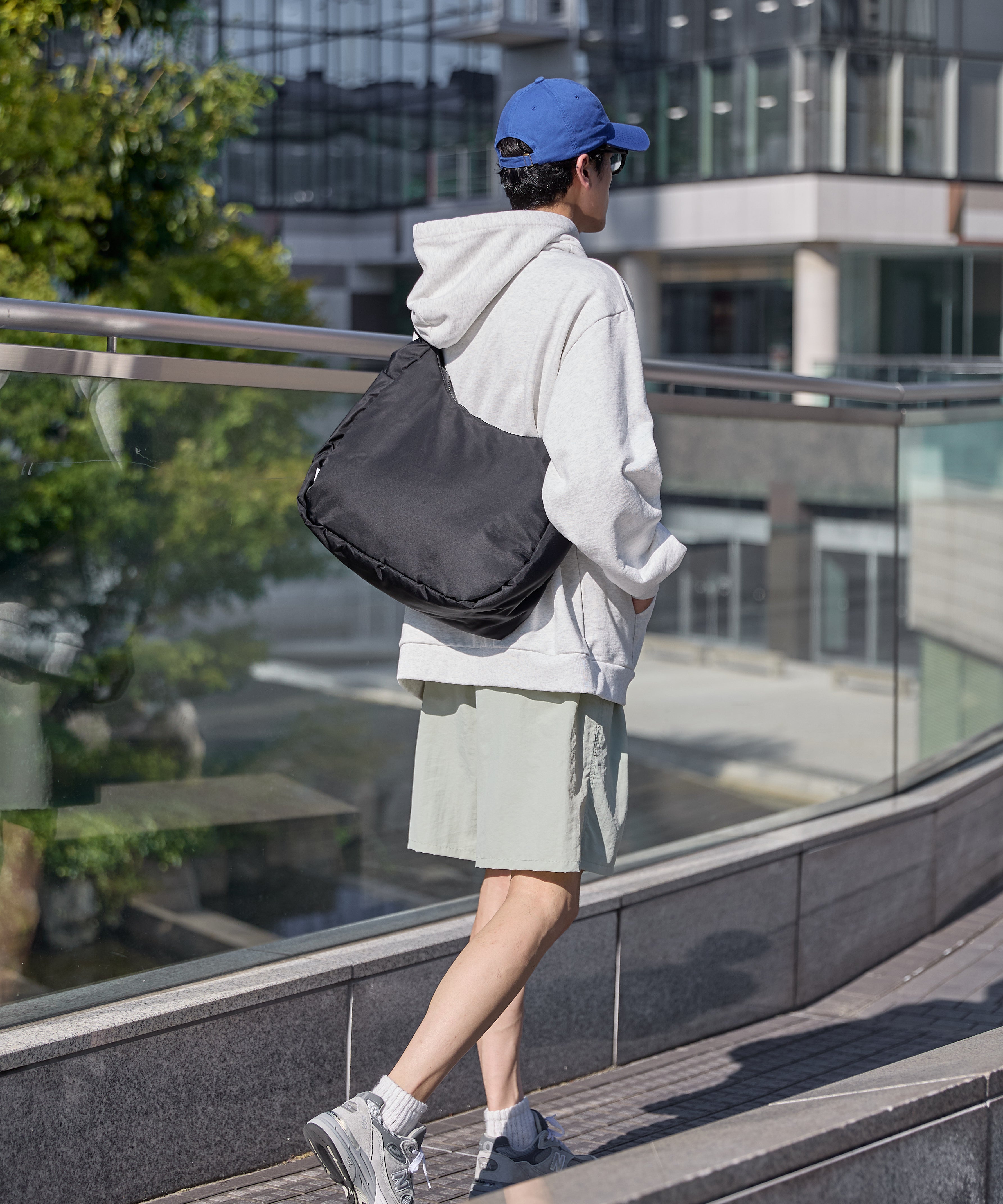 SOFT SHELL MESSENGER BAG【BLACK】