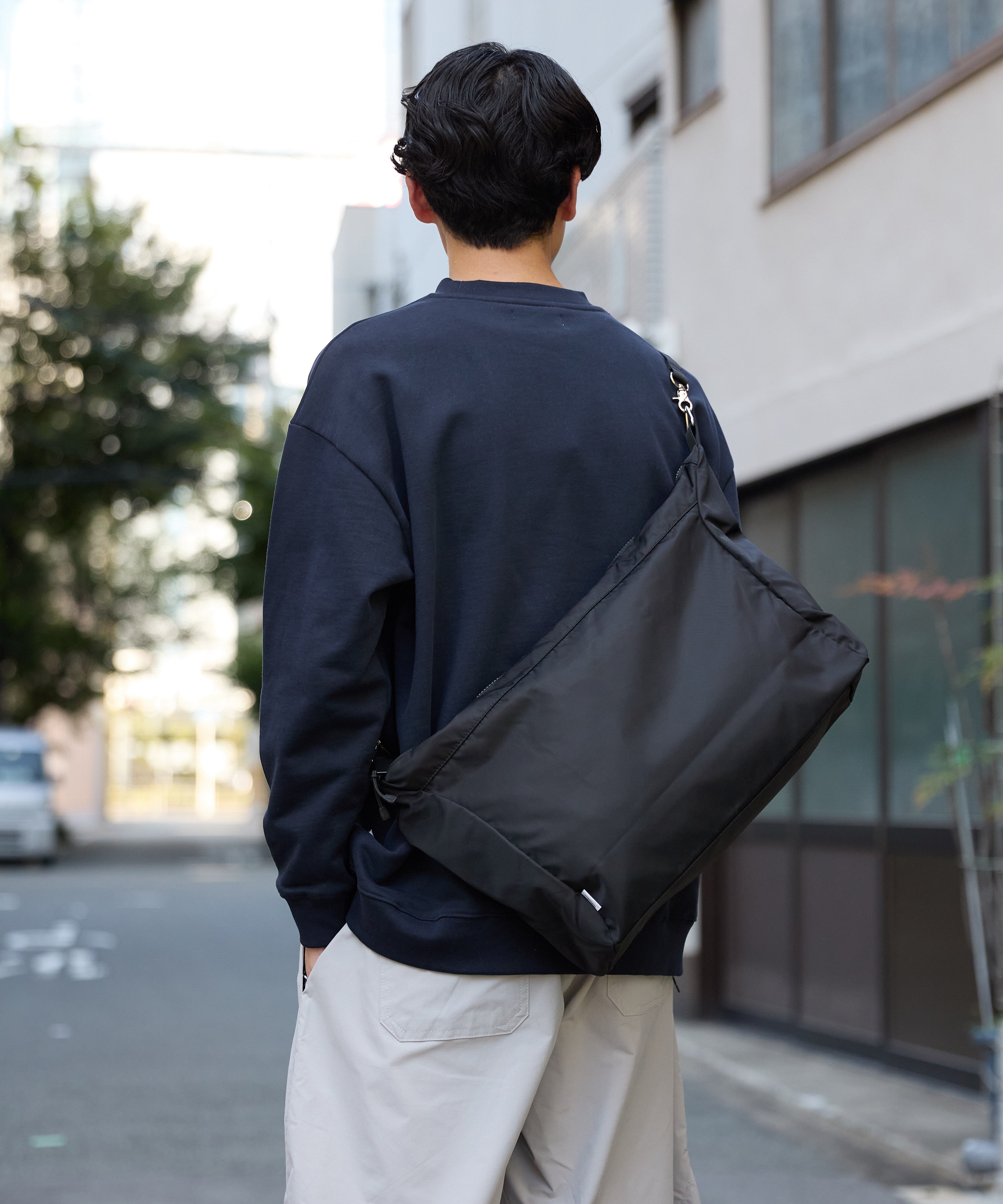 POUCH SHOULDER BAG