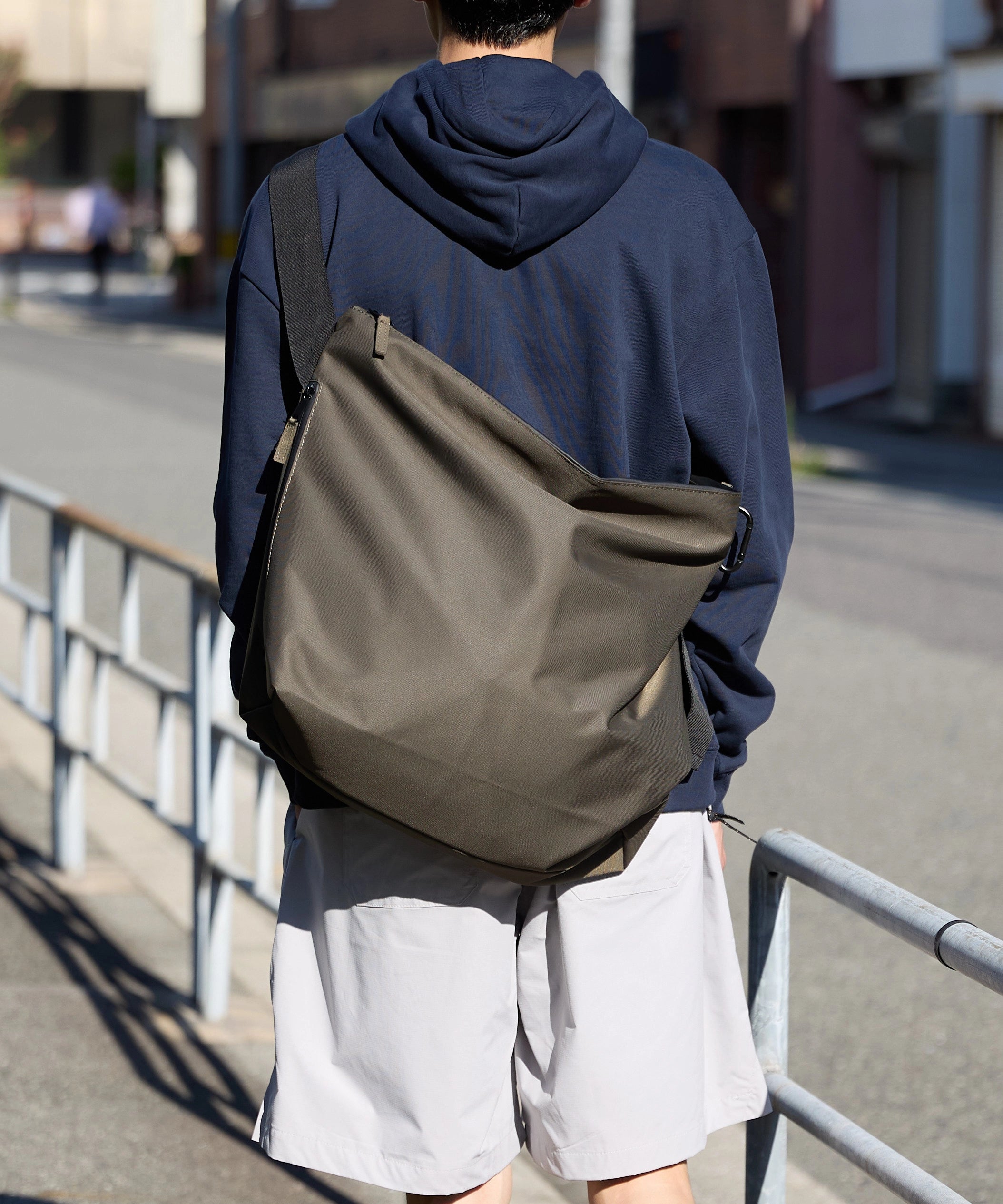 meltum】NYLON MESSENGER BAG