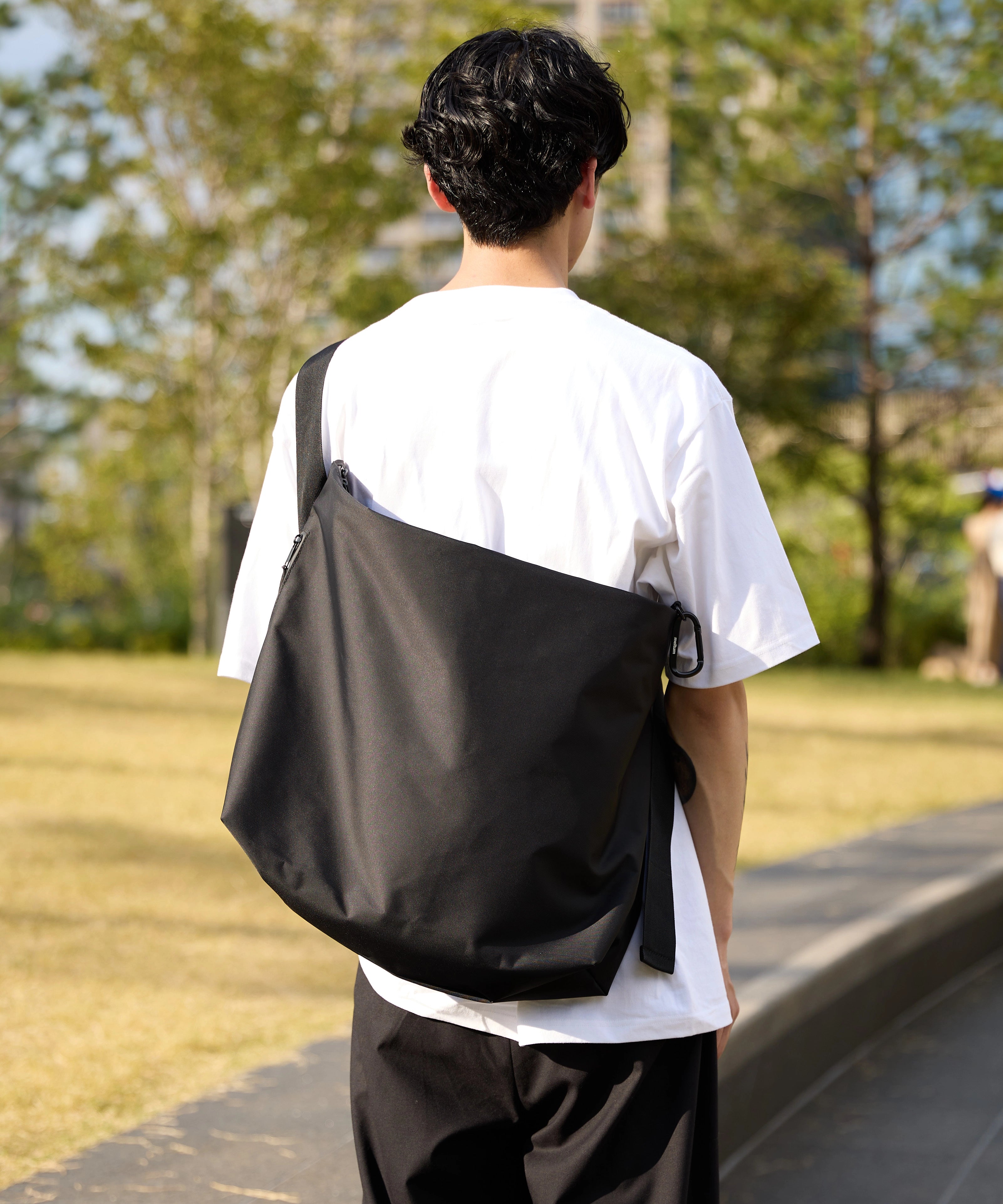 NYLON MESSENGER BAG 