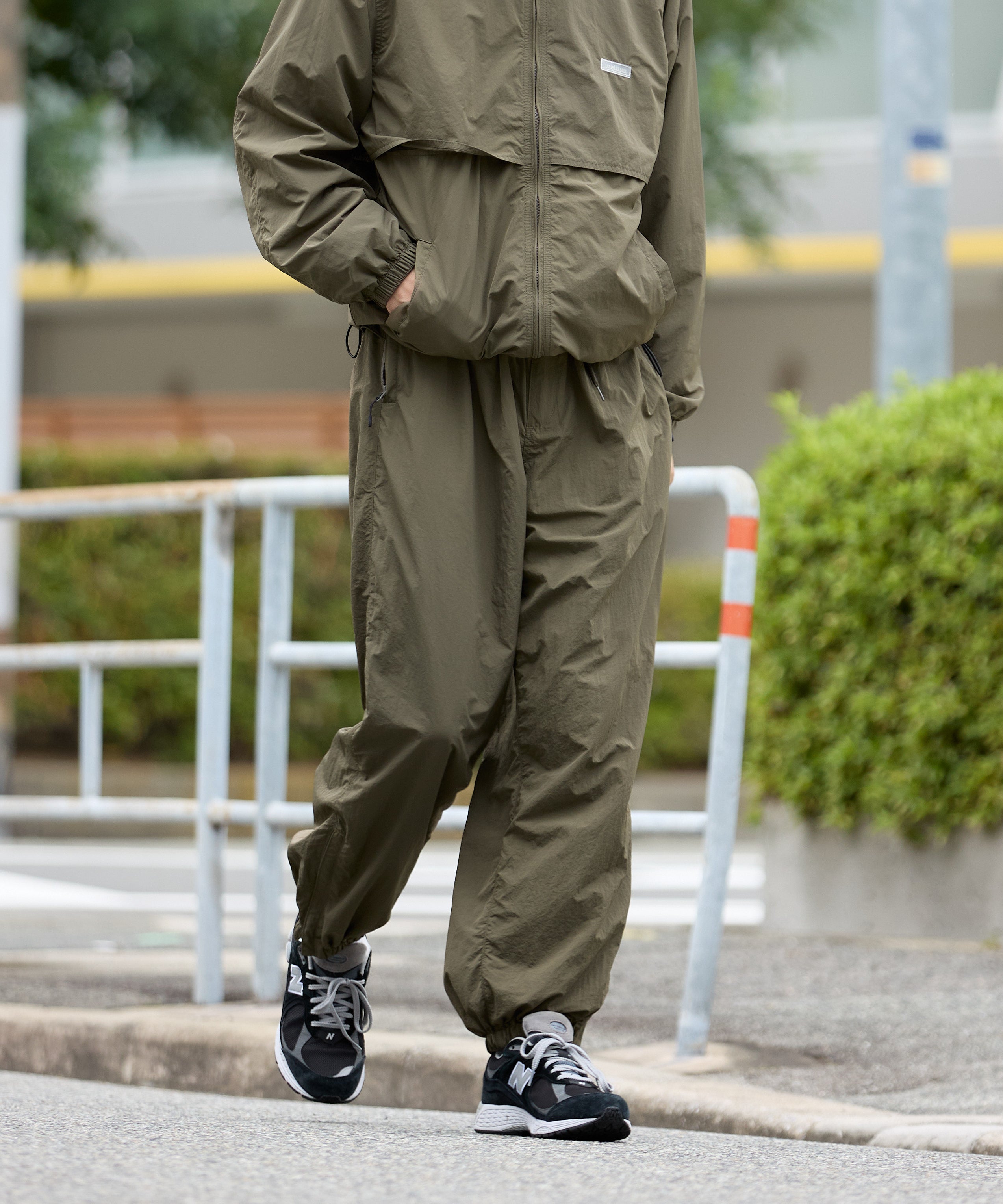 ALL-ROUND TECH PANTS【OLIVE】