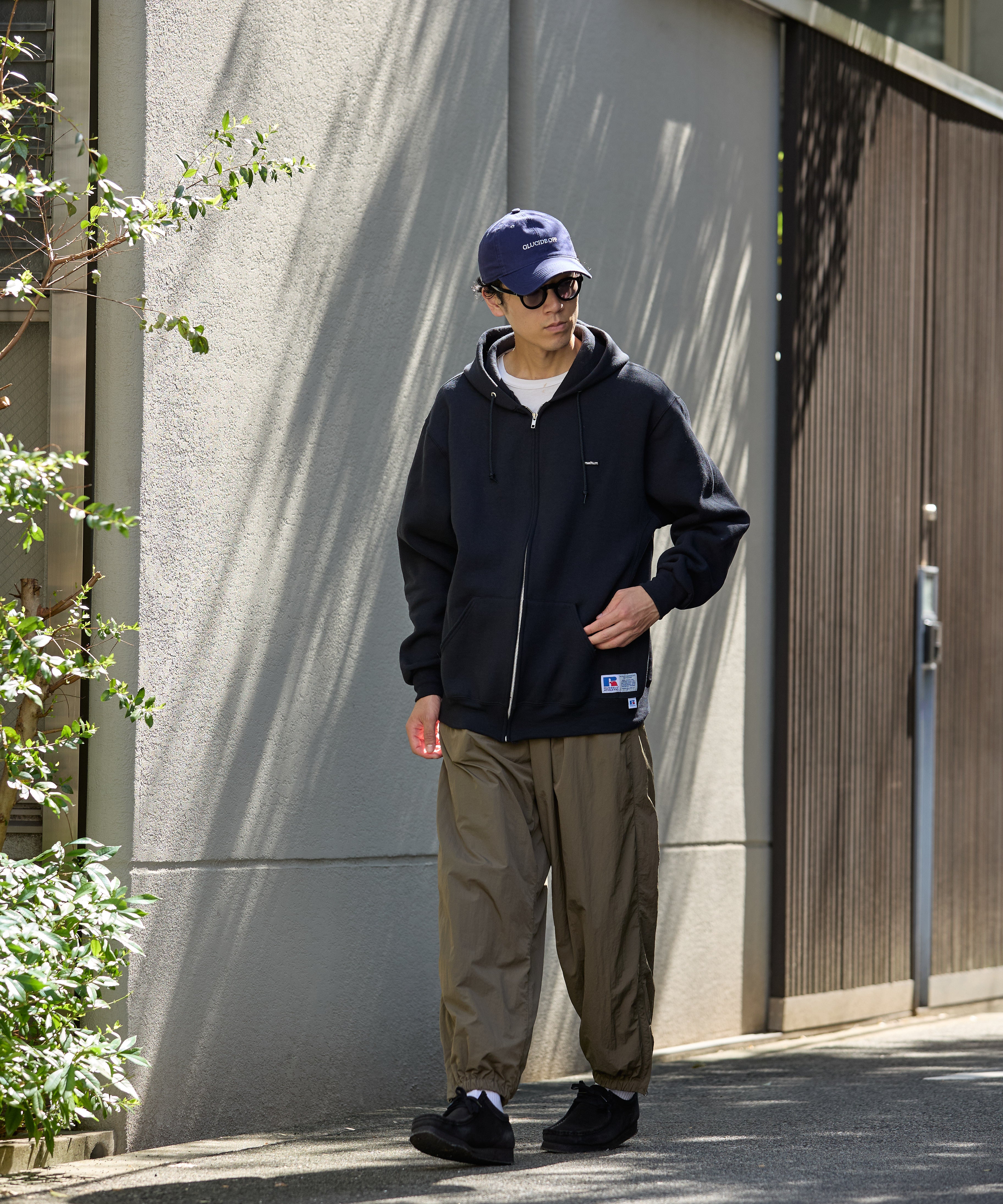 ×RUSSELL ATHLETIC STANDARD ZIP HOODIE【BLACK】