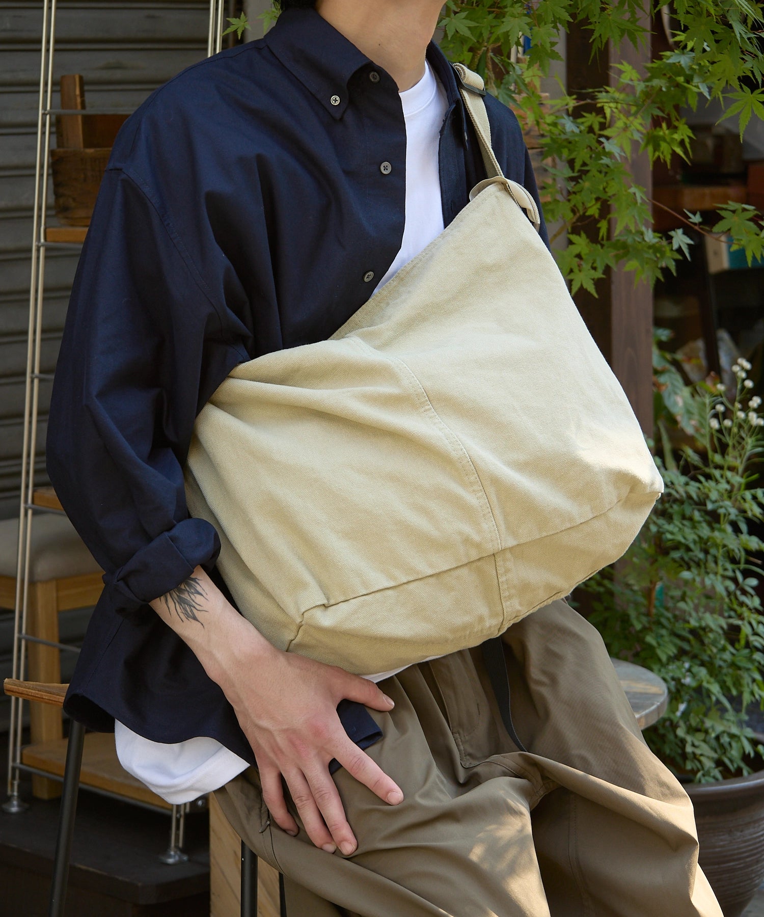 CANVAS MESSENGER BAG【SAND】