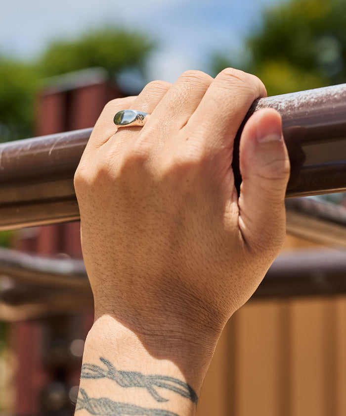 SMALL SIGNET RING