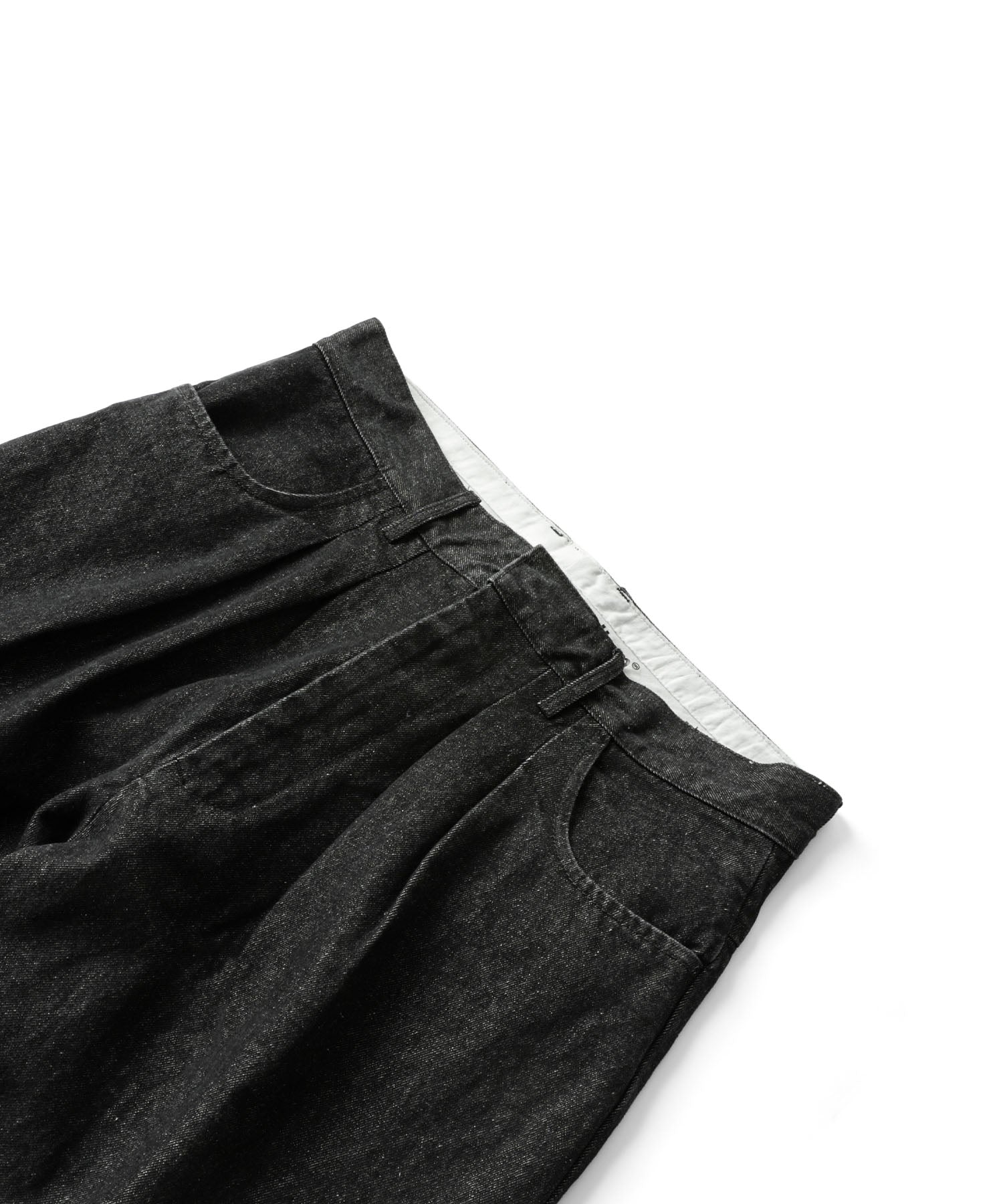 2TUCK TAPERED DENIM