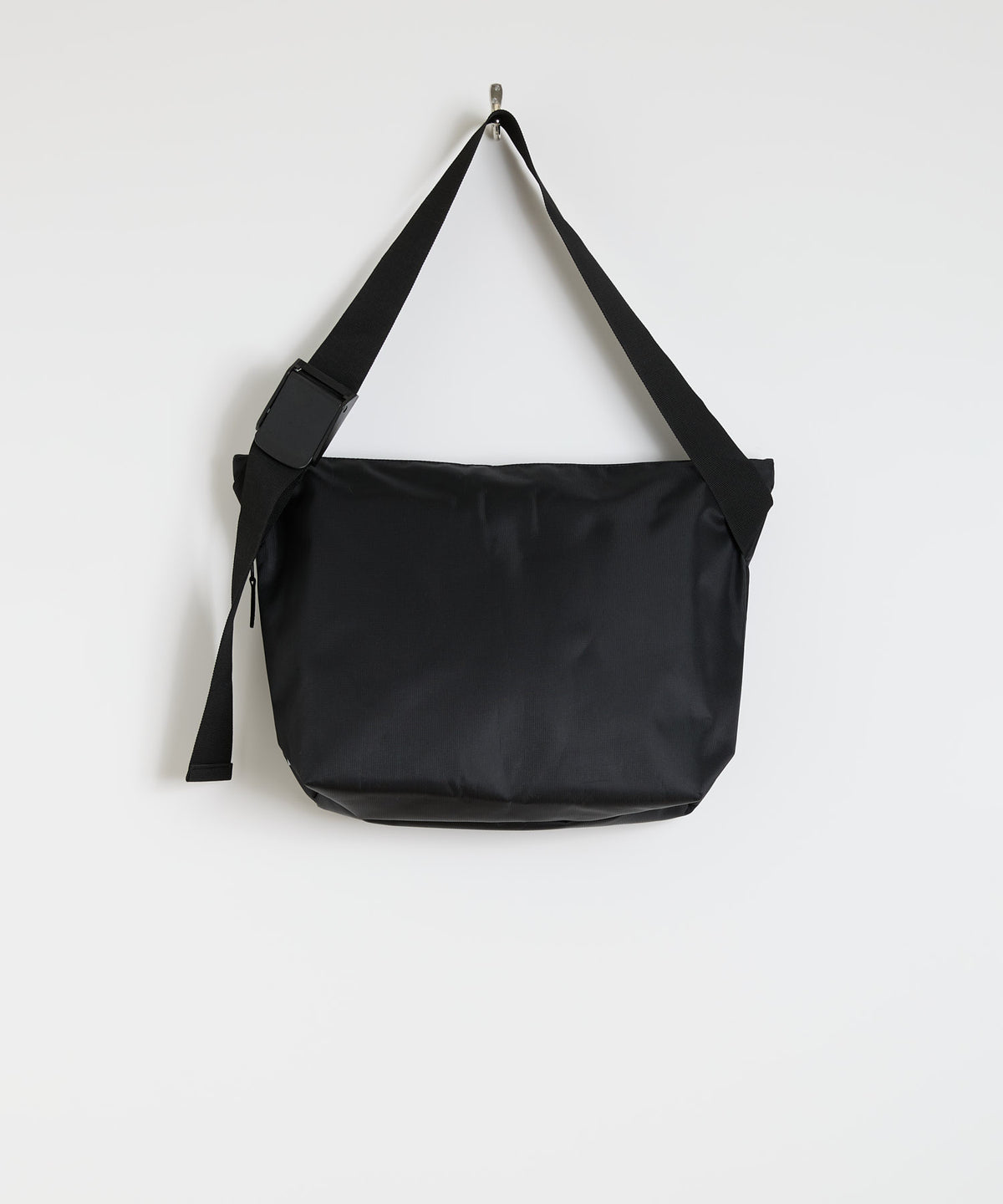 【SAMPLE SALE】NYLON MESSENGER BAG(M)
