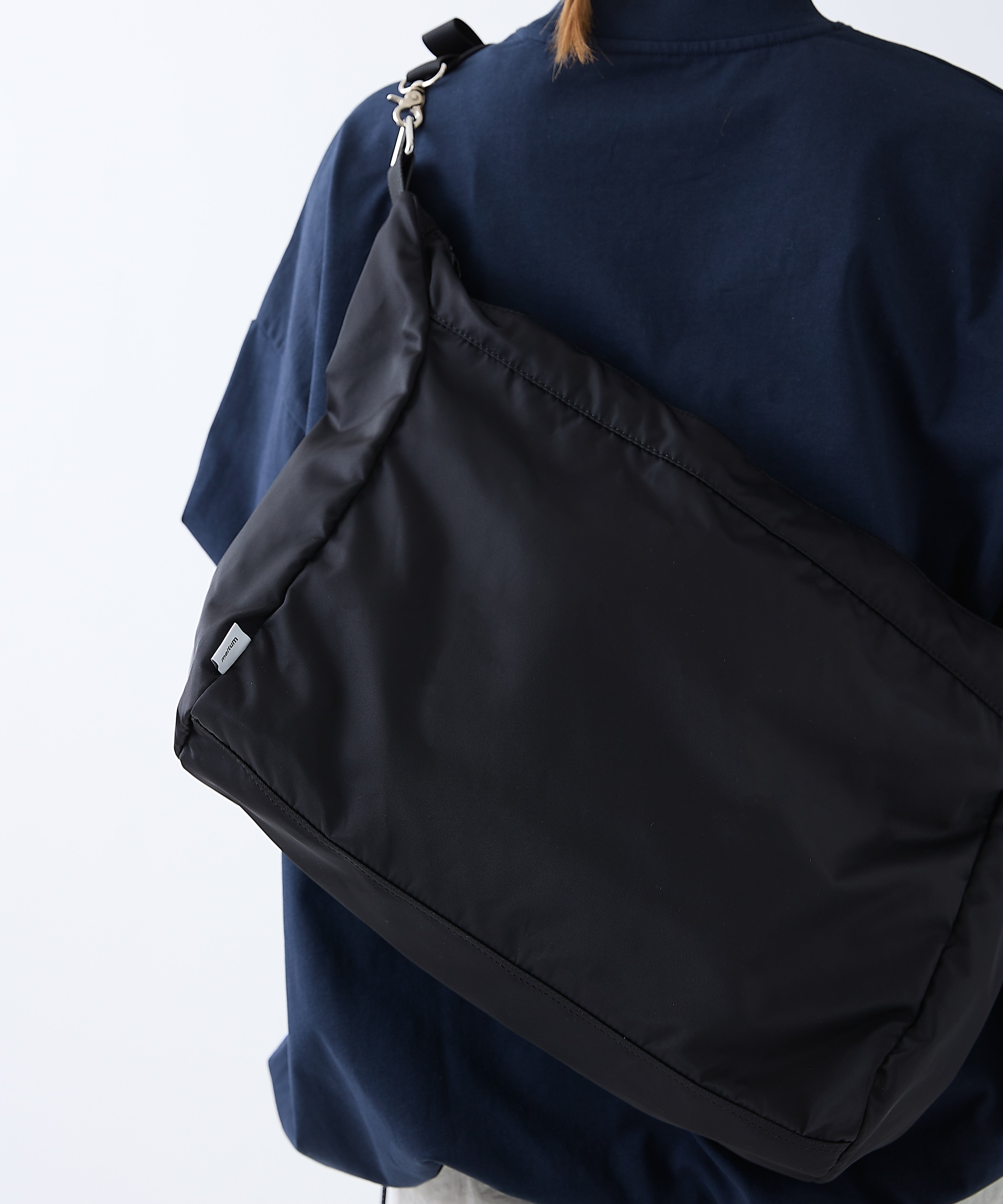 POUCH SHOULDER BAG