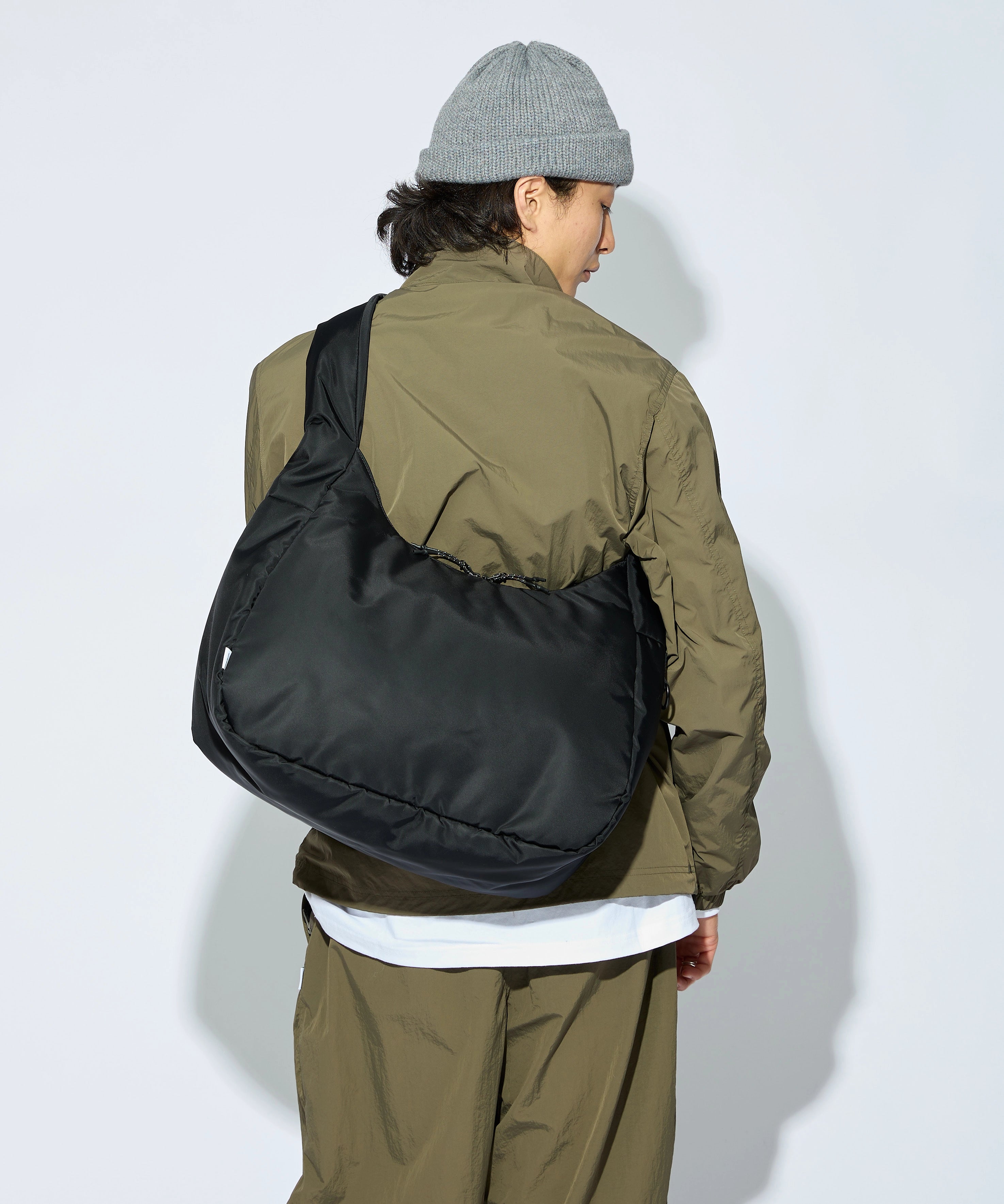 SOFT SHELL MESSENGER BAG【BLACK】