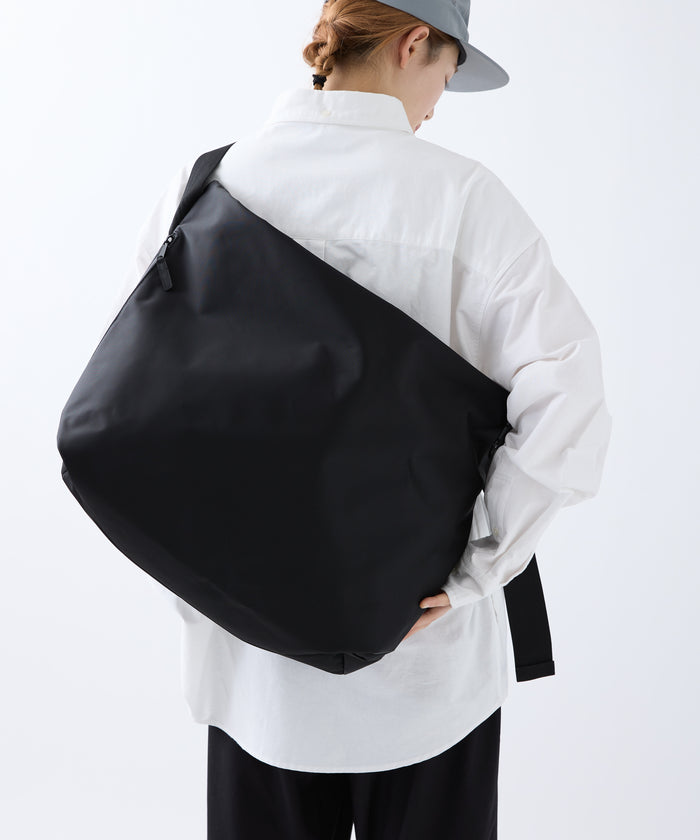 NYLON MESSENGER BAG