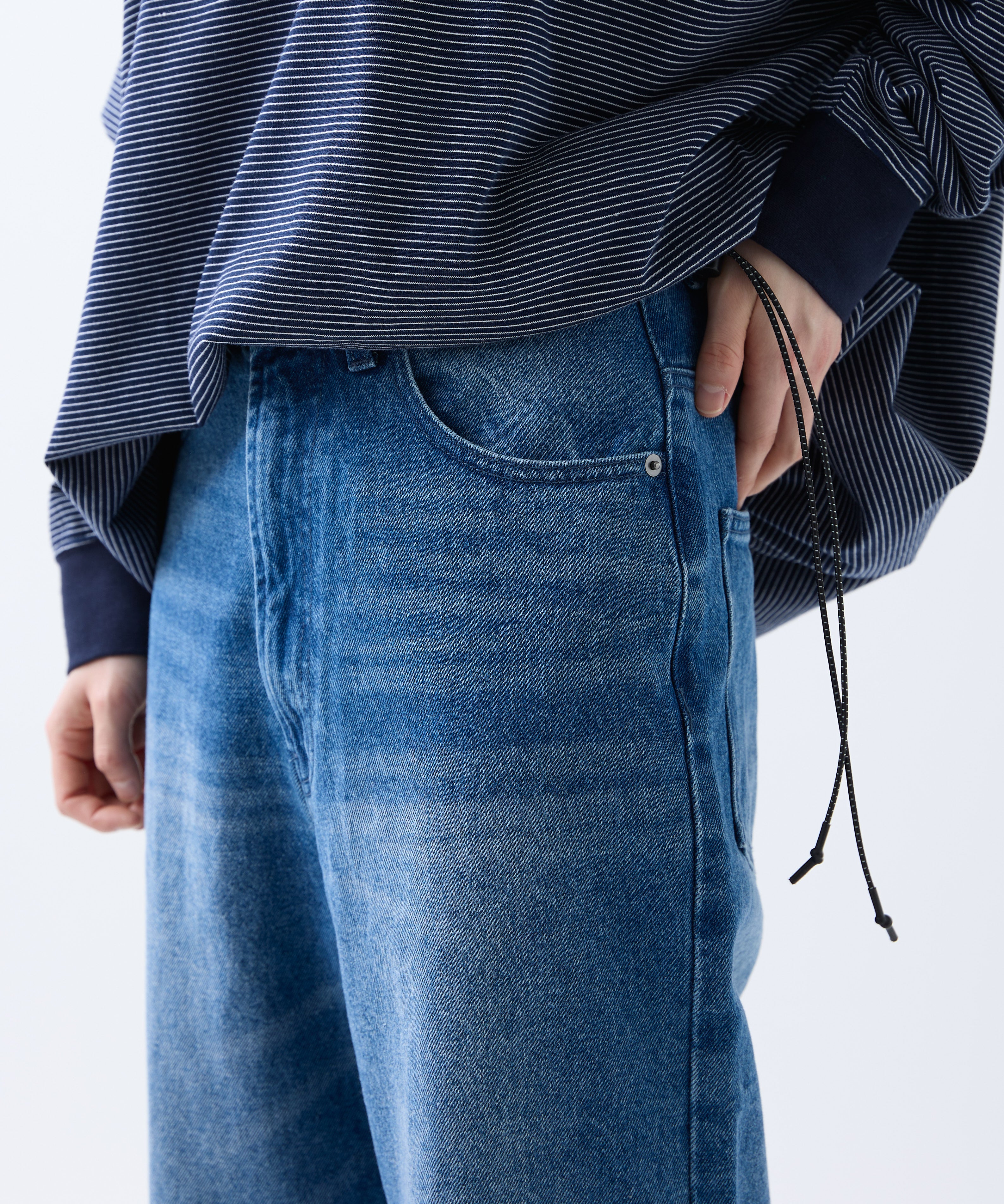 LOOSE FIT DENIM