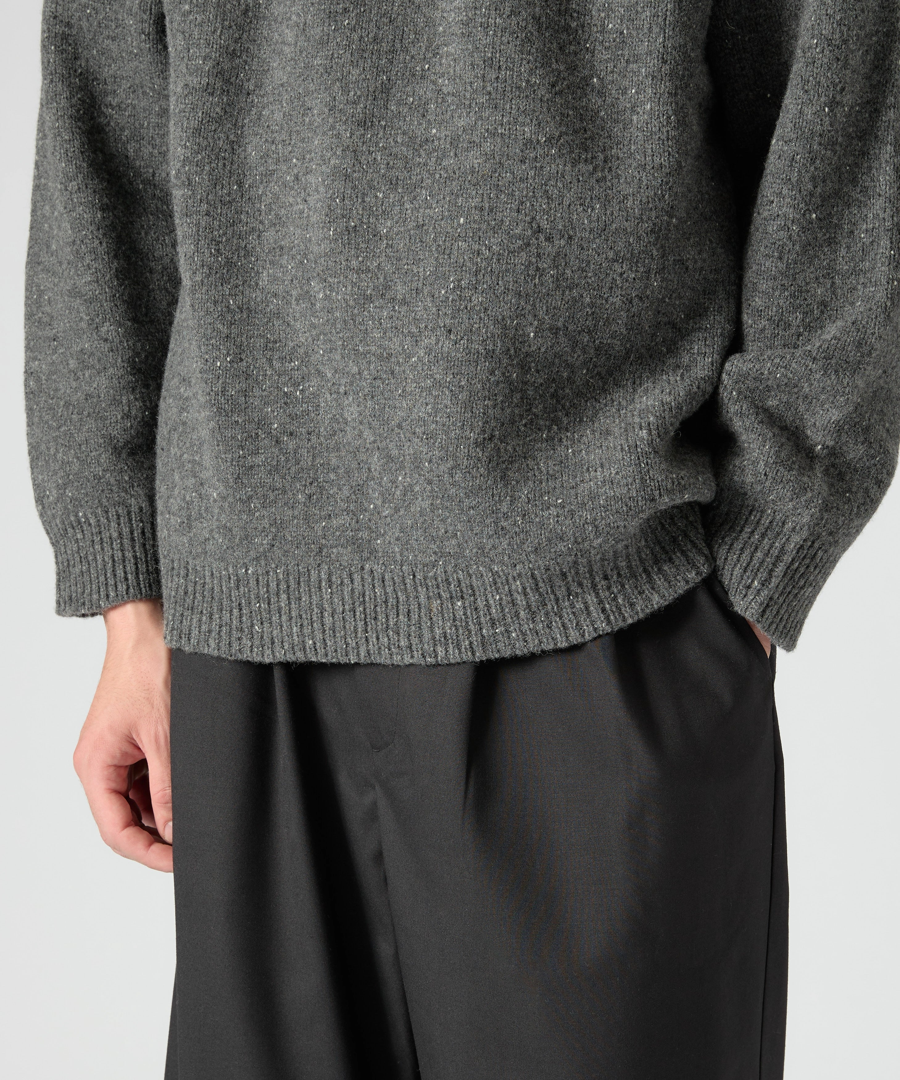 WOOL CREWNECK KNIT【CHARCOAL】