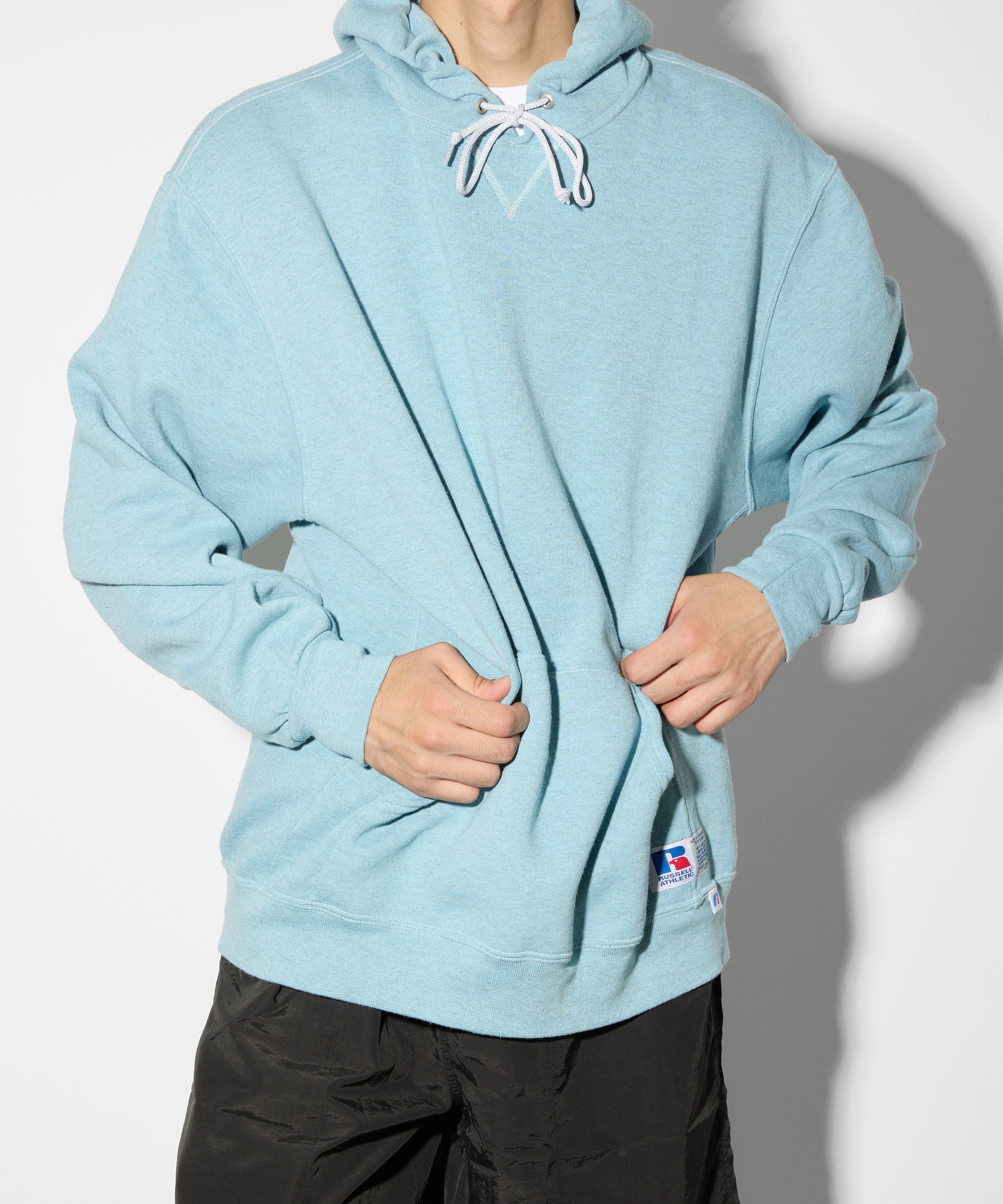 ×RUSSELL ATHLETIC STANDARD SWEAT HOODIE OVERDYE【SAX】